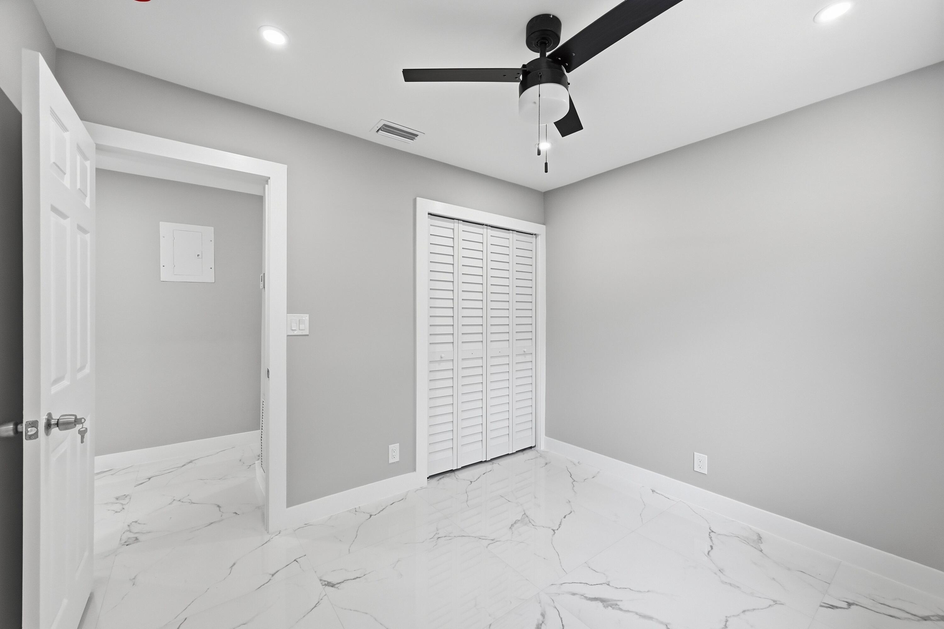 POMPANO PARK SEC 1 - Residential Lease
