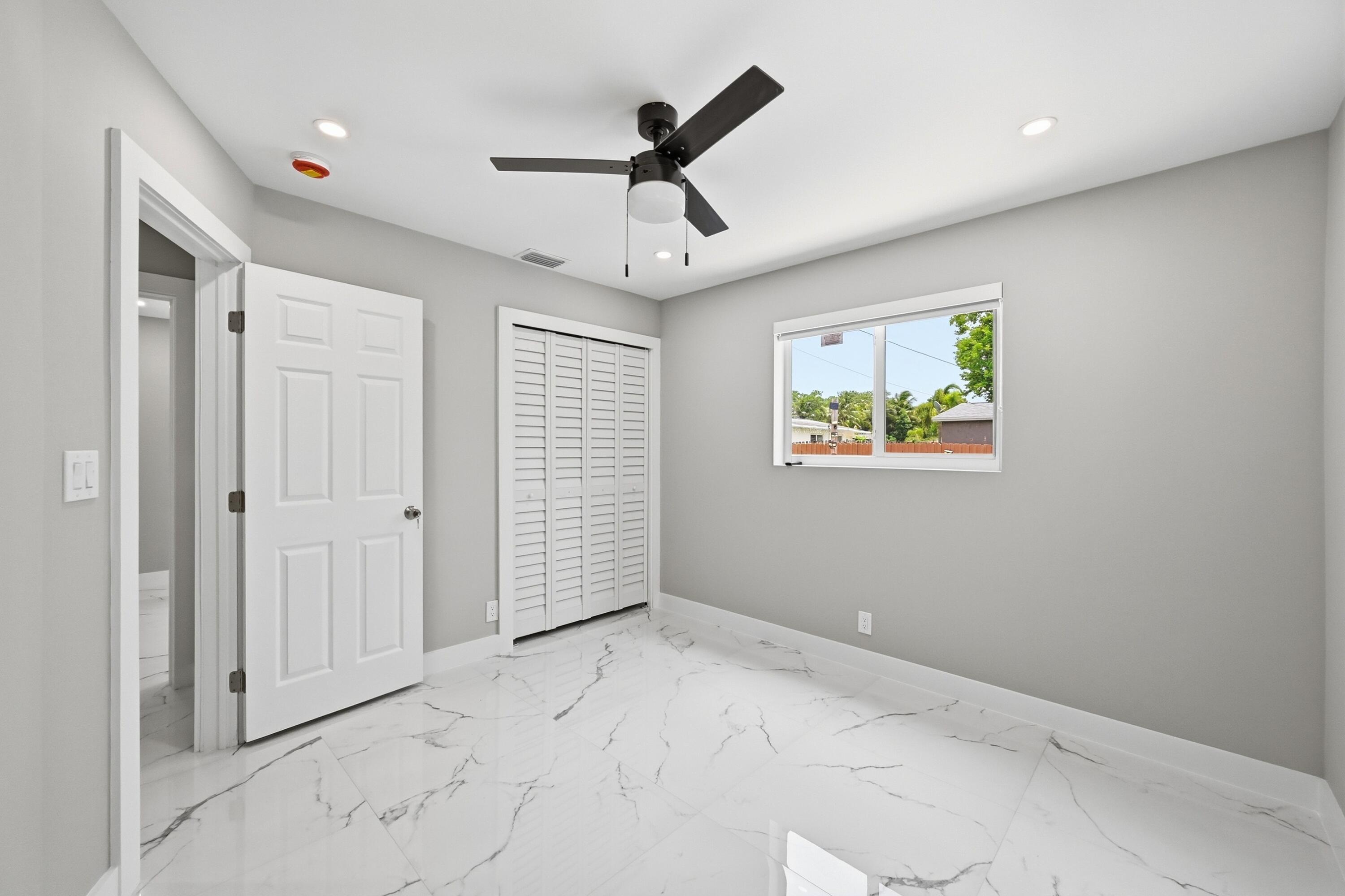 POMPANO PARK SEC 1 - Residential Lease