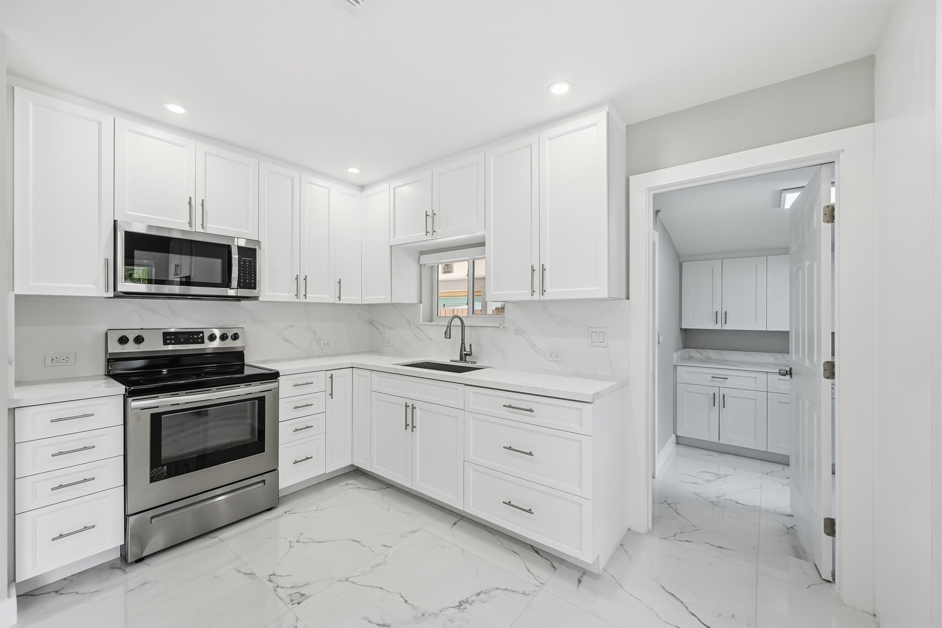 POMPANO PARK SEC 1 - Residential Lease