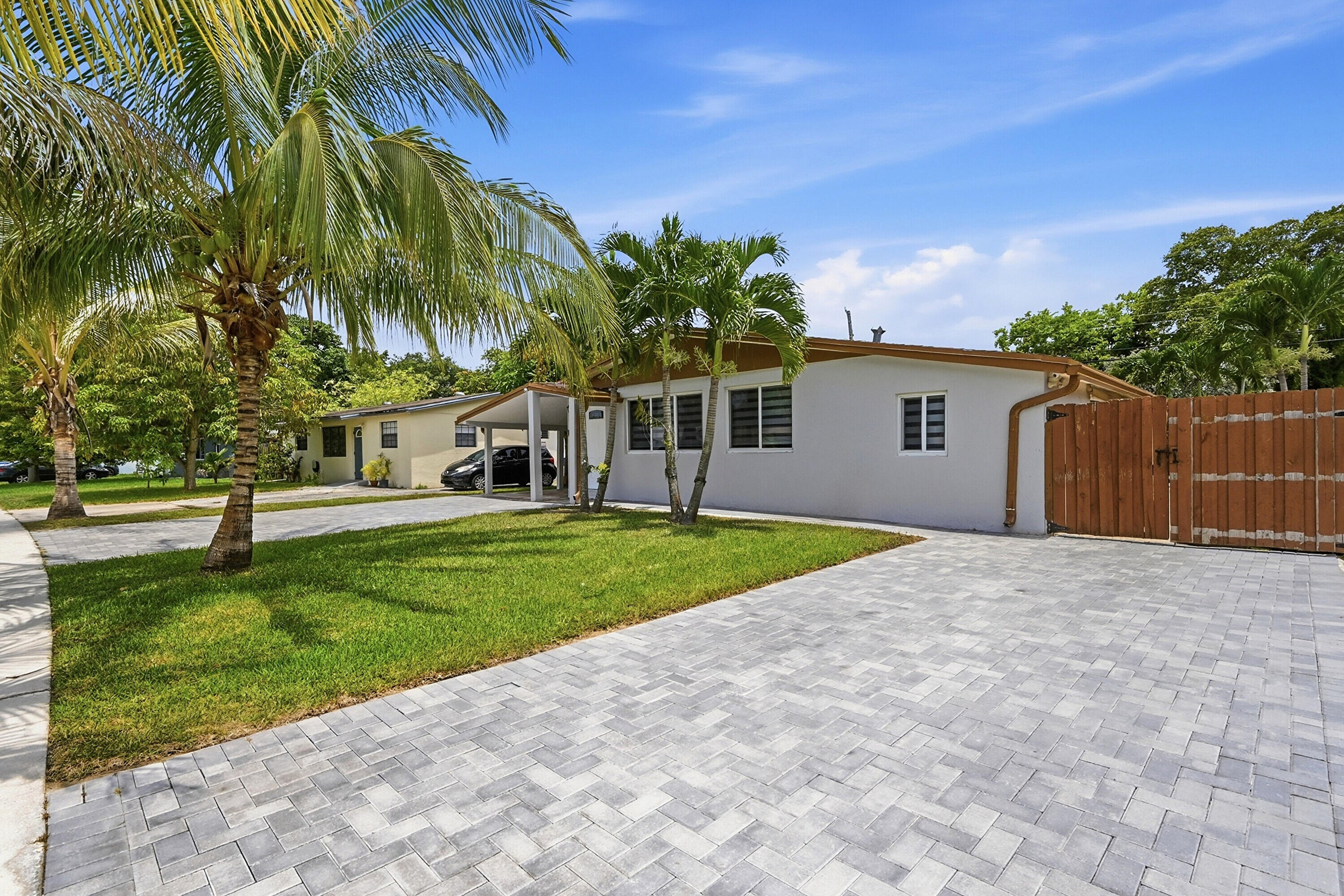 POMPANO PARK SEC 1 - Residential Lease