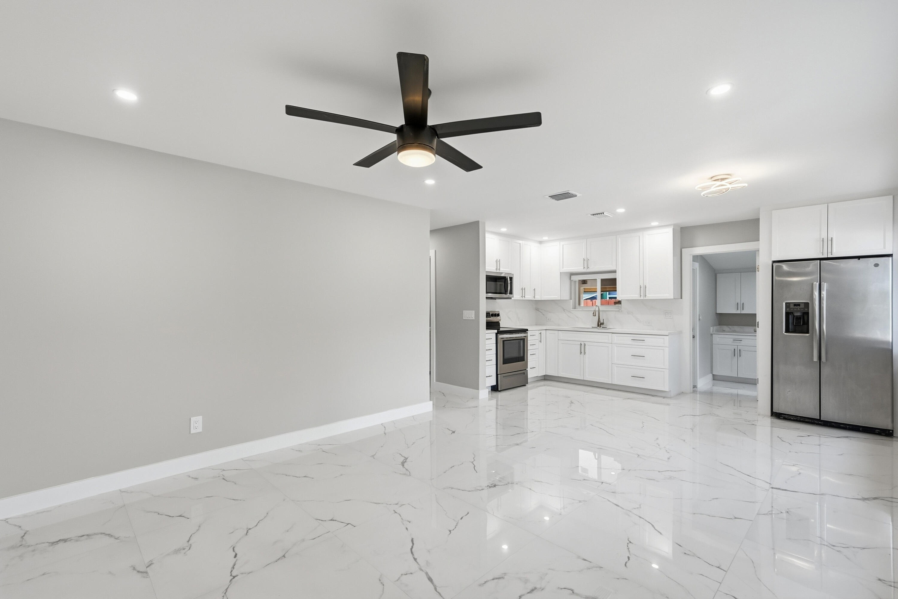 POMPANO PARK SEC 1 - Residential Lease
