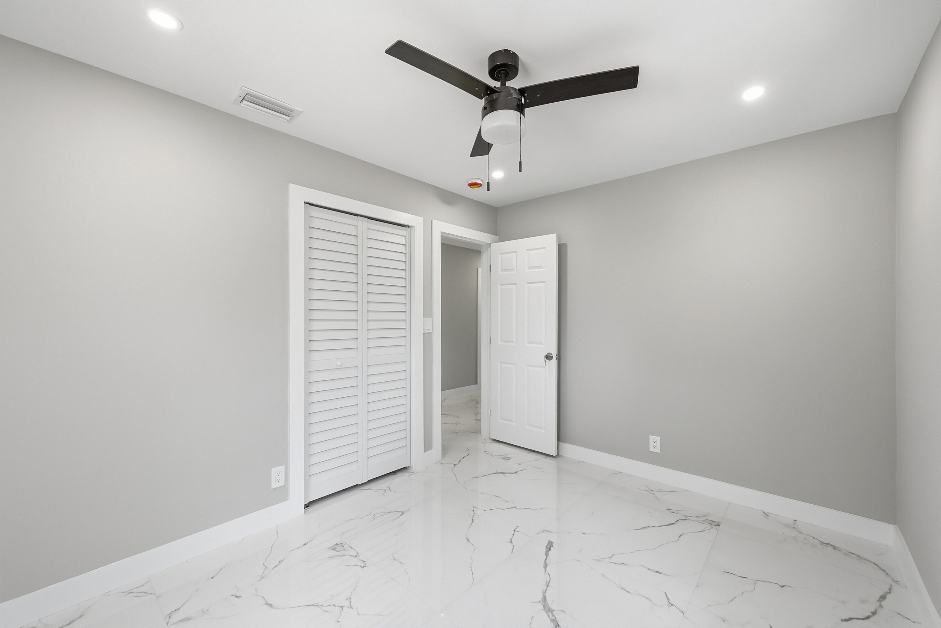 POMPANO PARK SEC 1 - Residential Lease