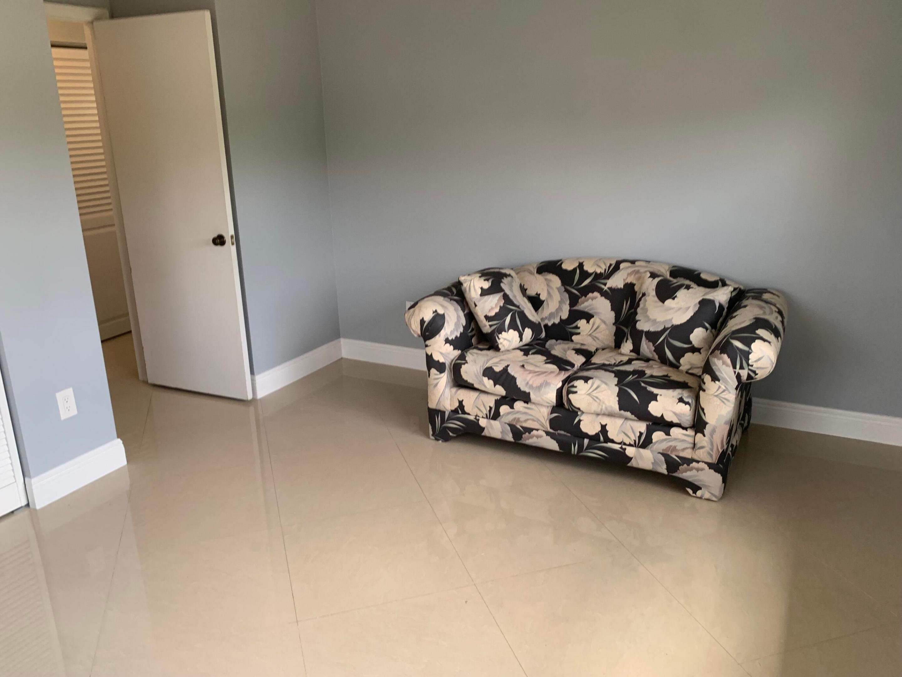 GOLDEN LAKES VILLAGE CONDO K - Residential Lease