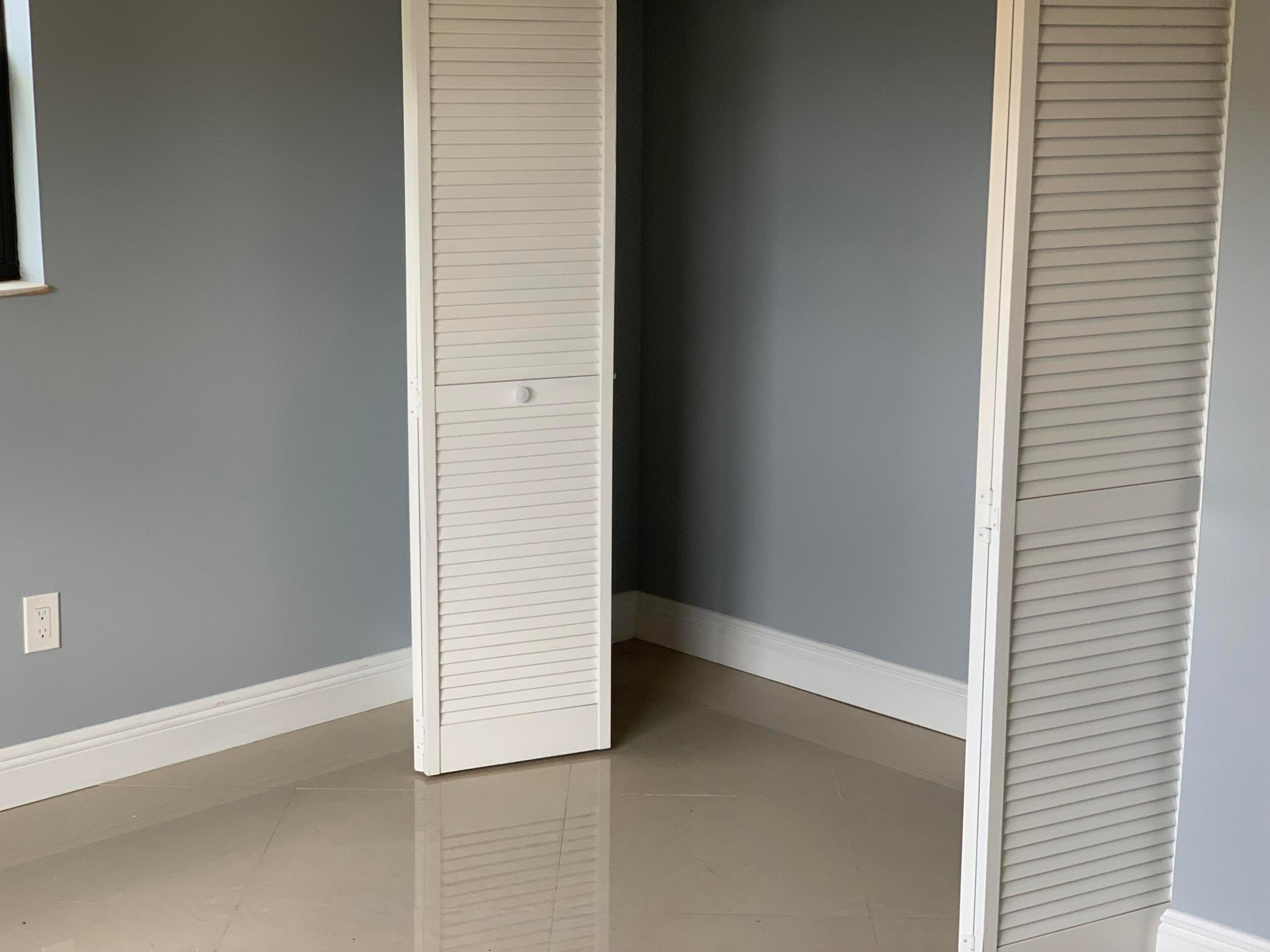 GOLDEN LAKES VILLAGE CONDO K - Residential Lease
