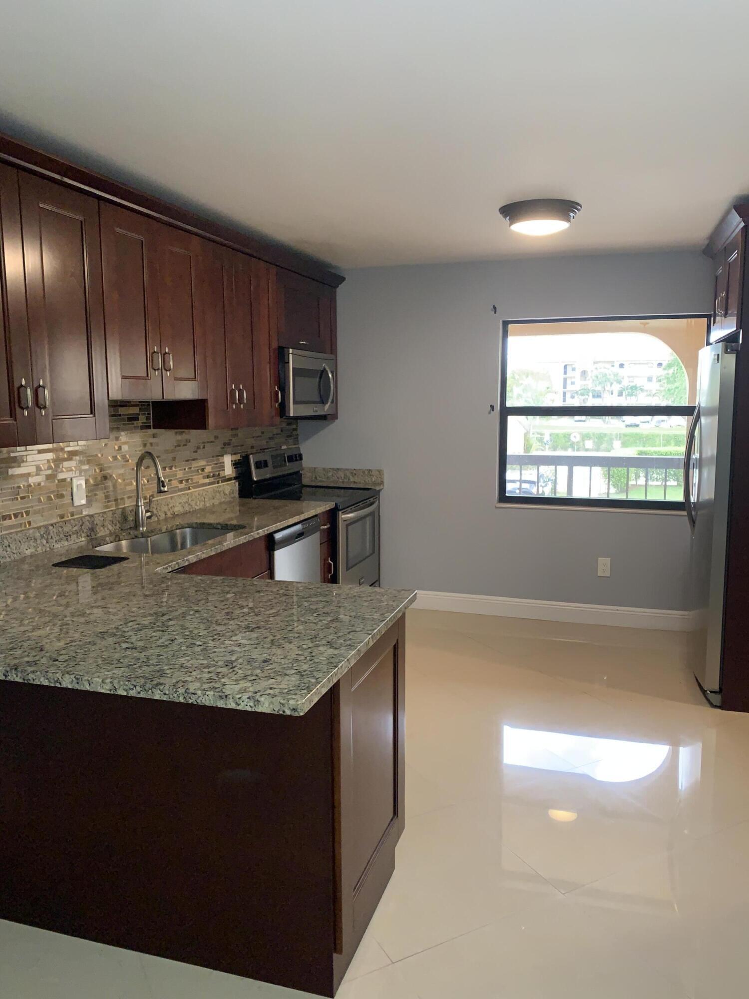 GOLDEN LAKES VILLAGE CONDO K - Residential Lease