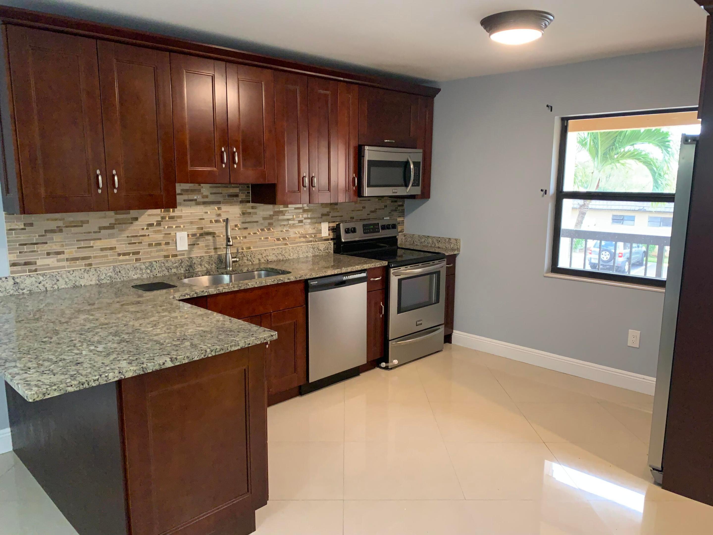 GOLDEN LAKES VILLAGE CONDO K - Residential Lease