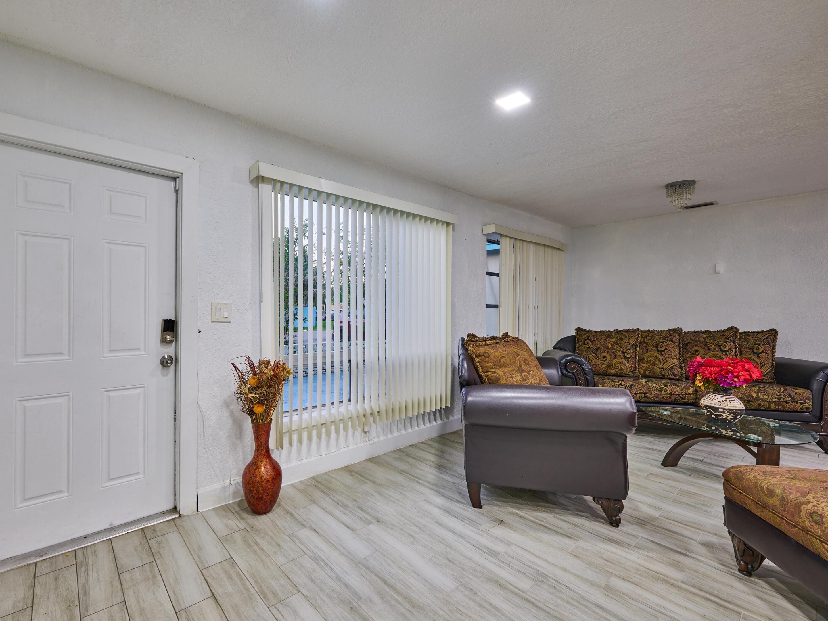 ORIOLE ESTATES SEC 3 - Residential