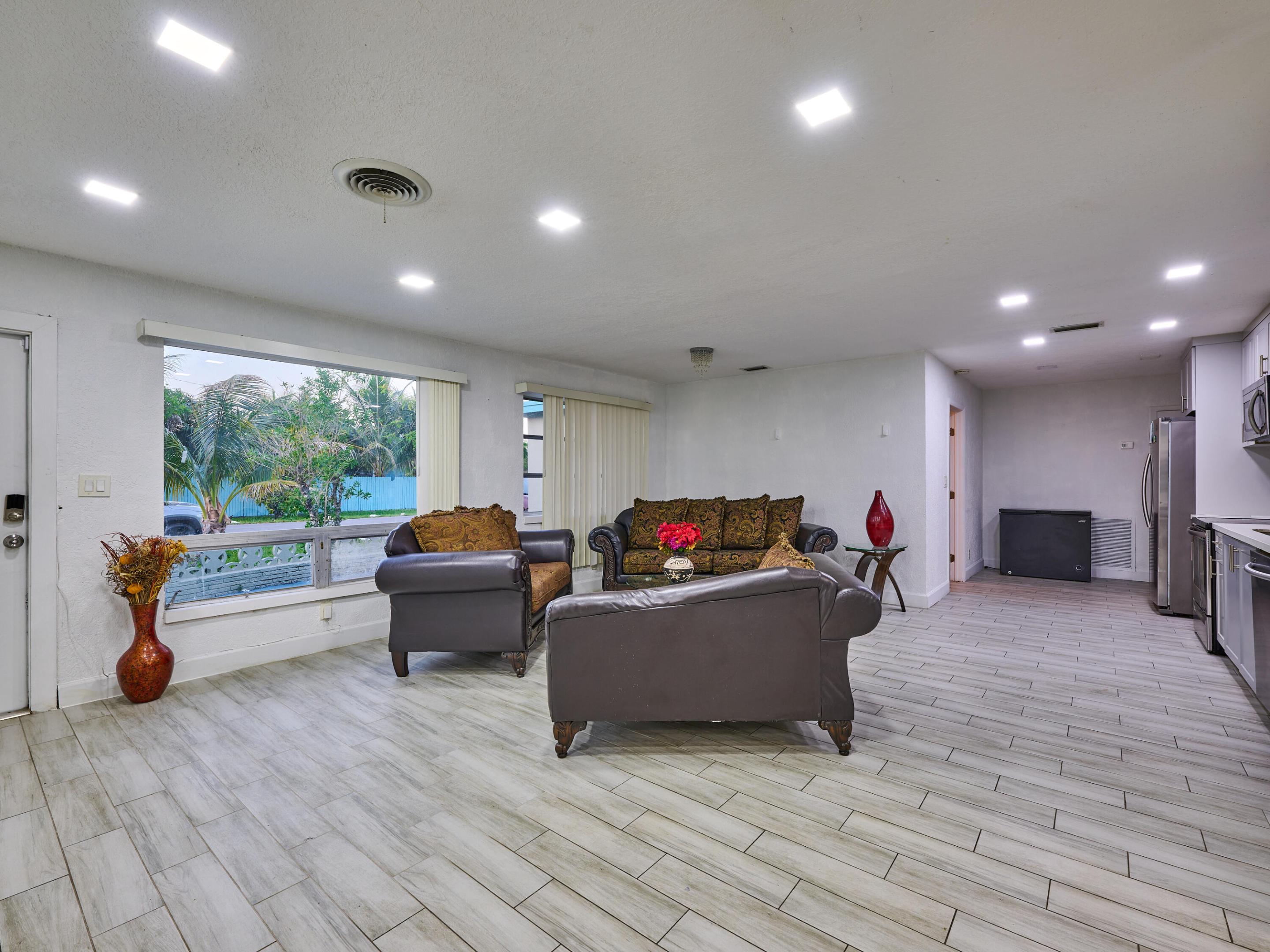 ORIOLE ESTATES SEC 3 - Residential