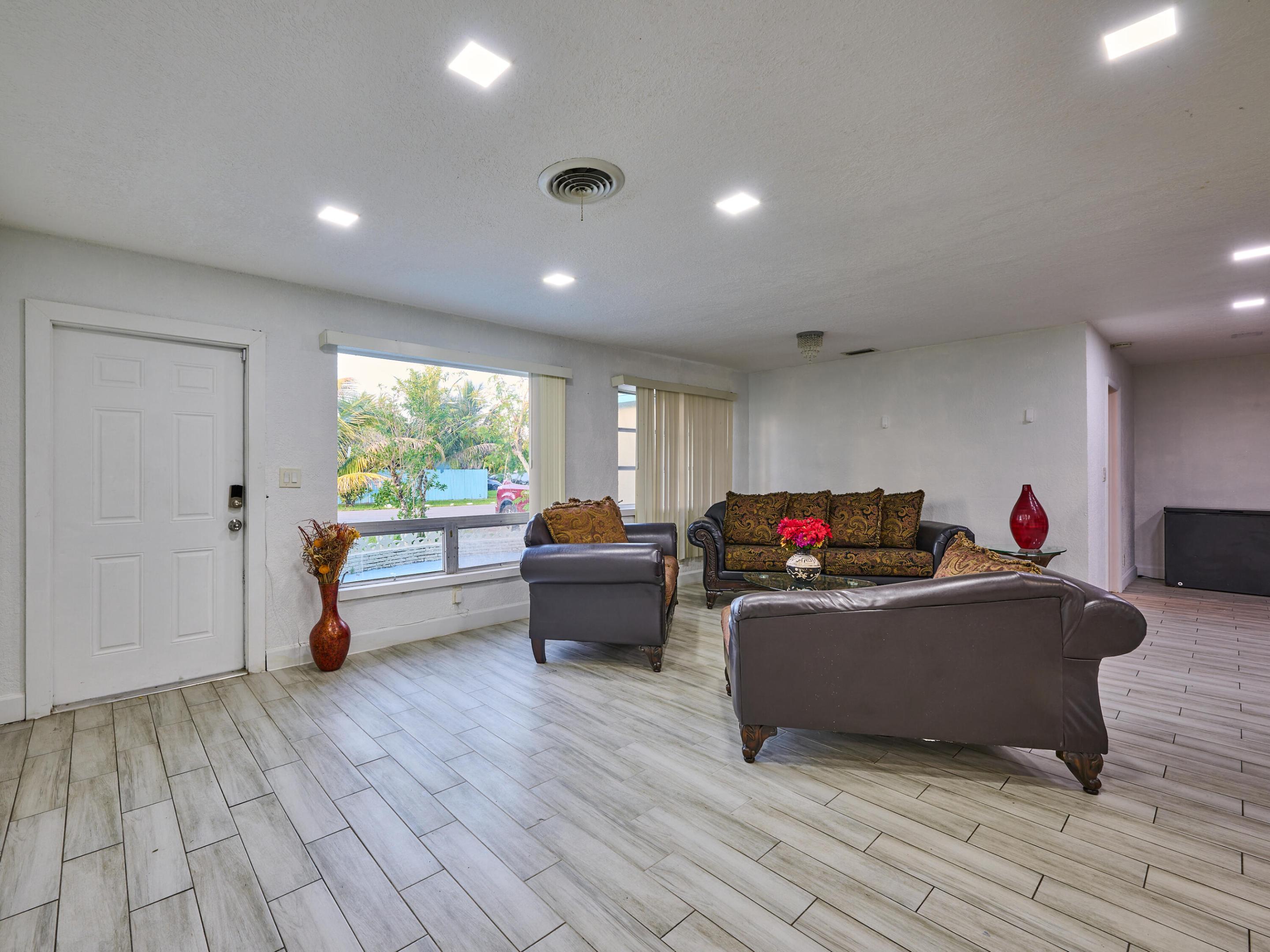 ORIOLE ESTATES SEC 3 - Residential