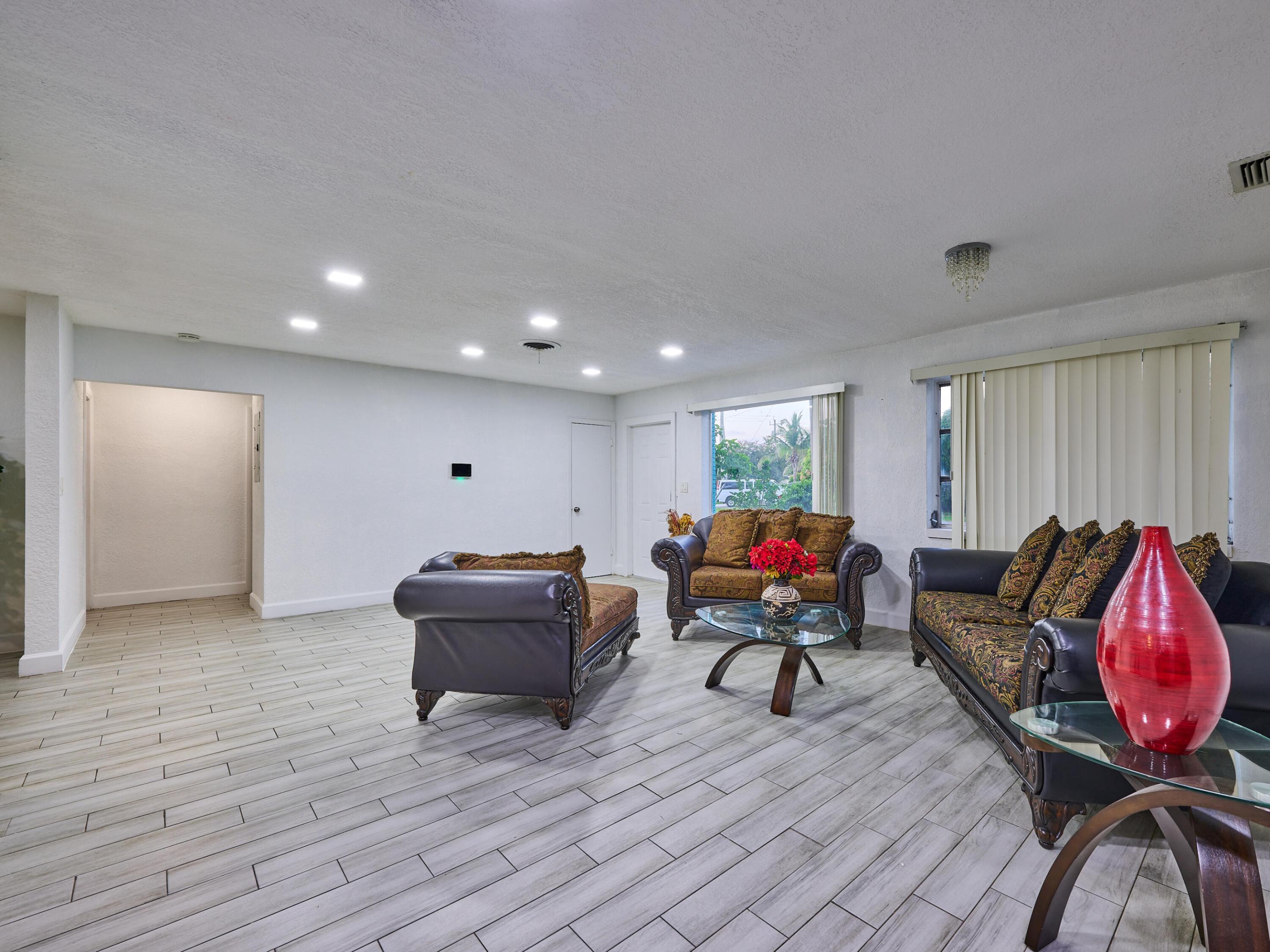 ORIOLE ESTATES SEC 3 - Residential