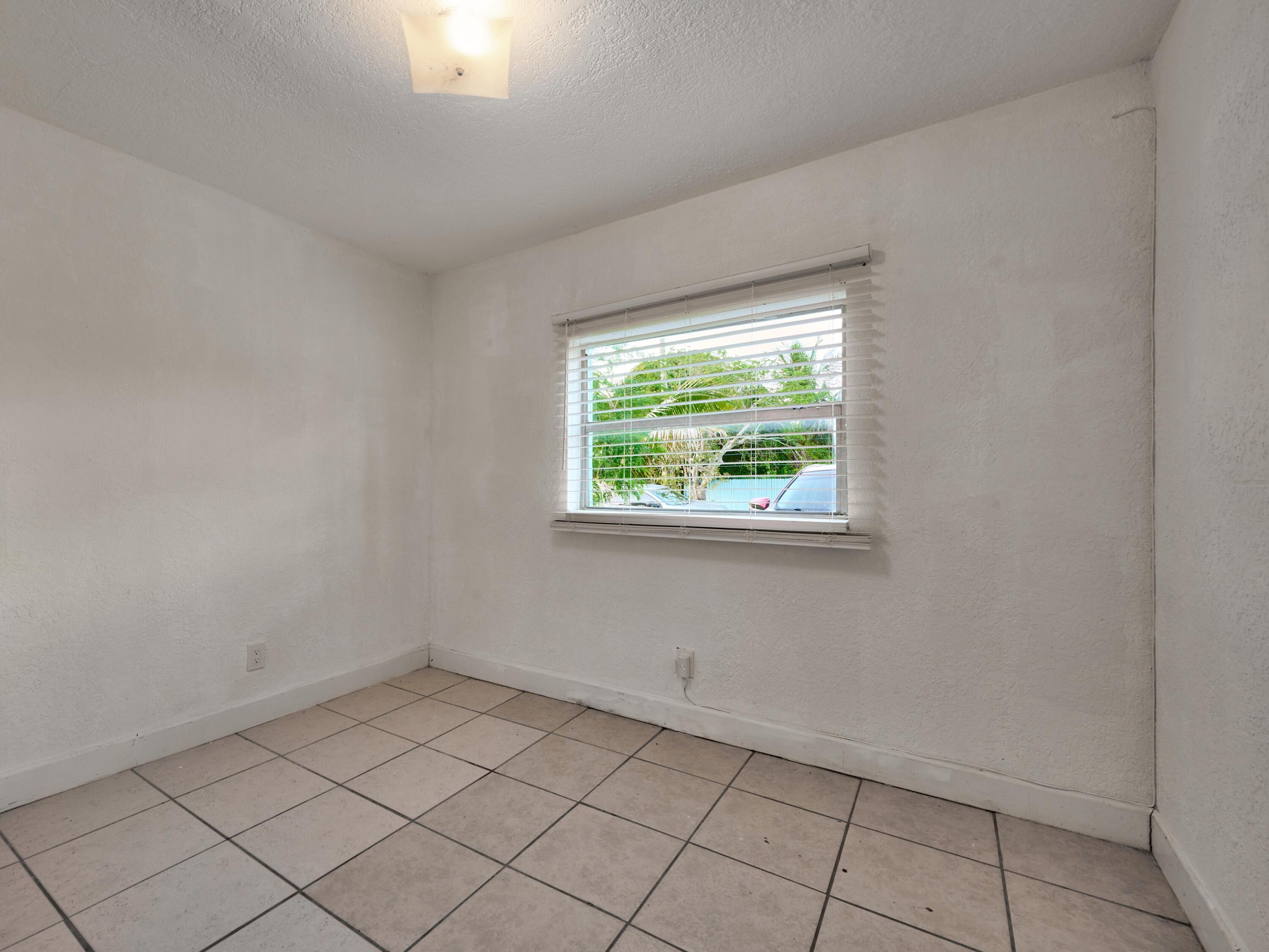 ORIOLE ESTATES SEC 3 - Residential