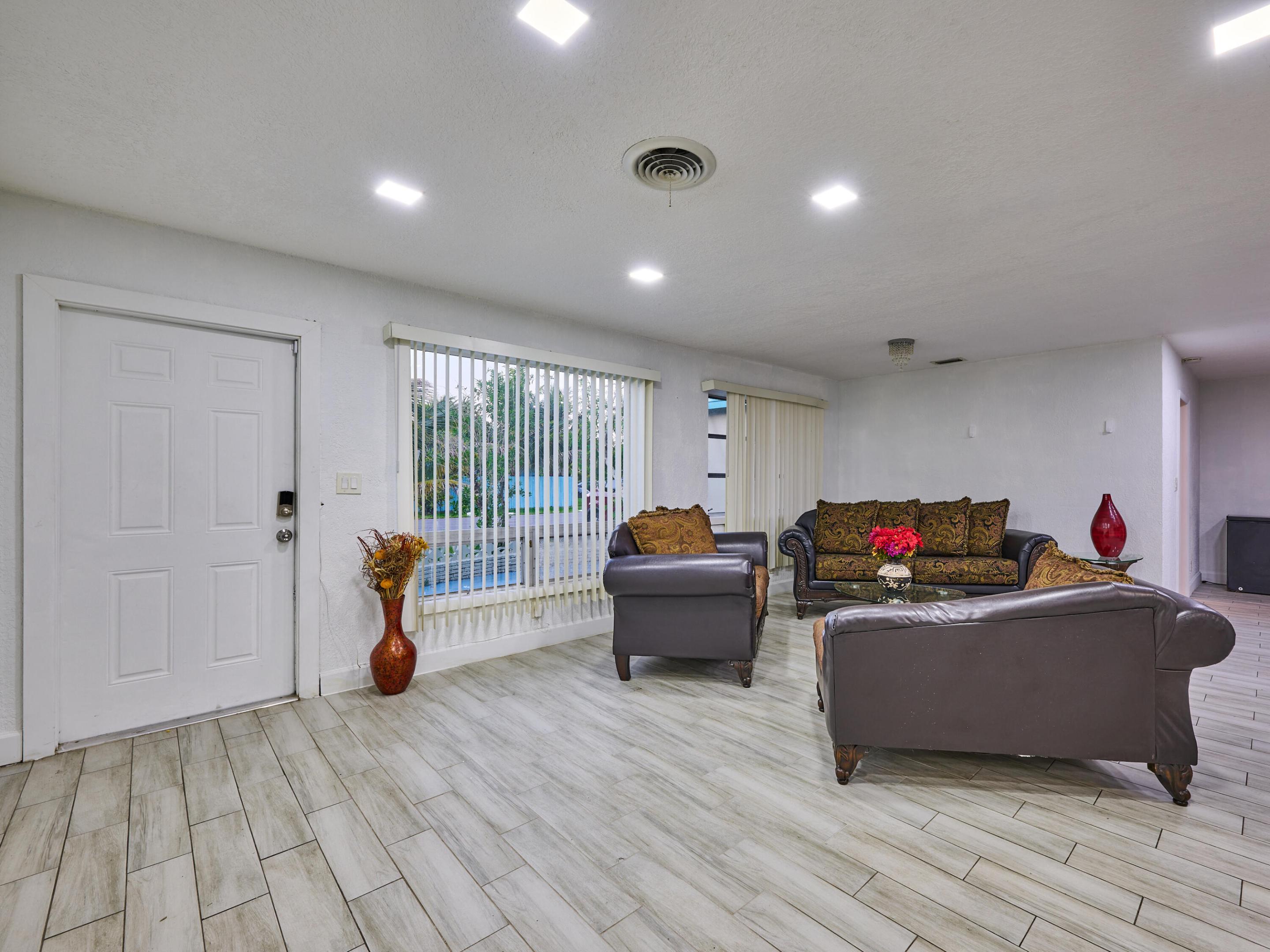 ORIOLE ESTATES SEC 3 - Residential