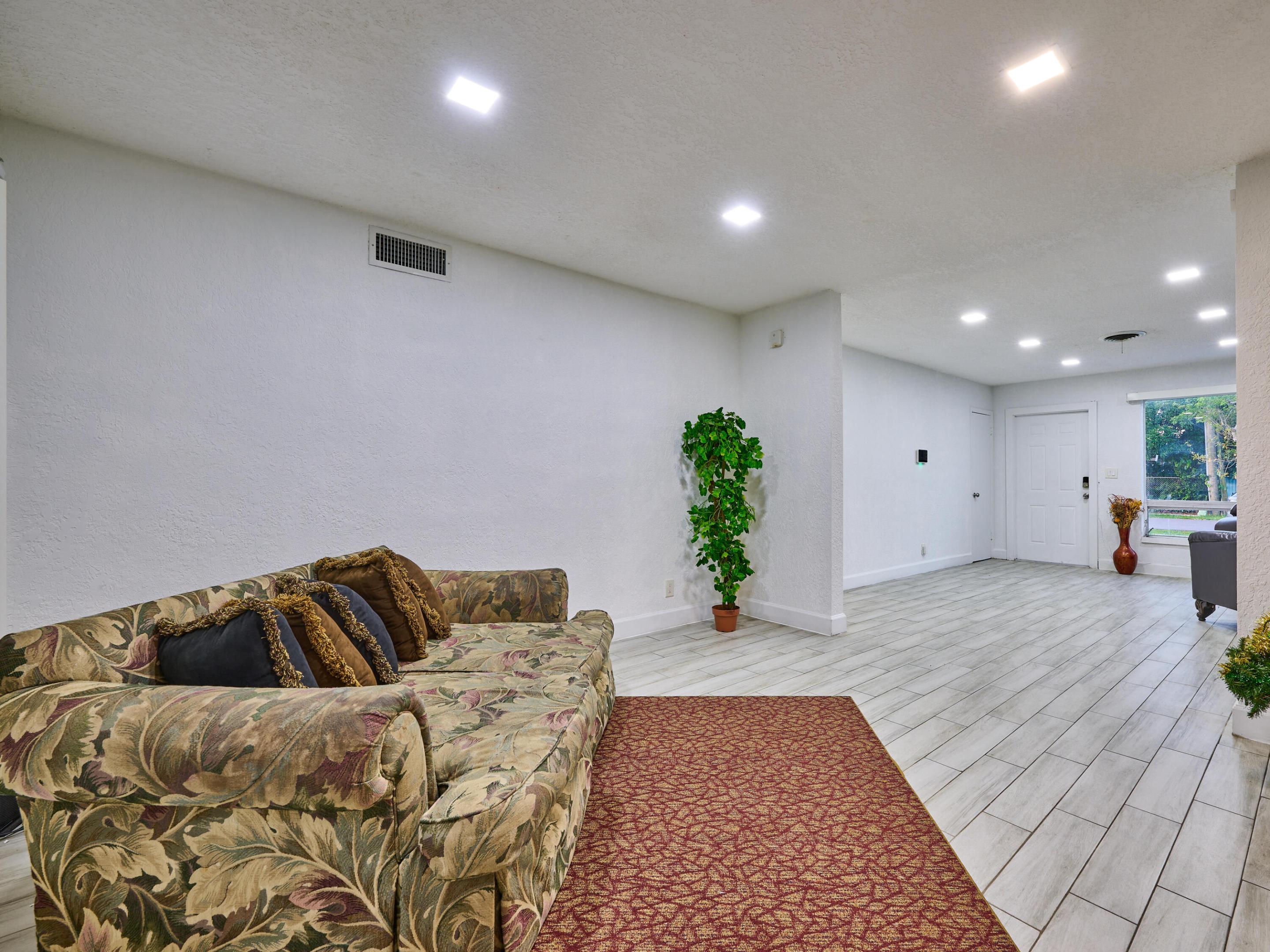 ORIOLE ESTATES SEC 3 - Residential