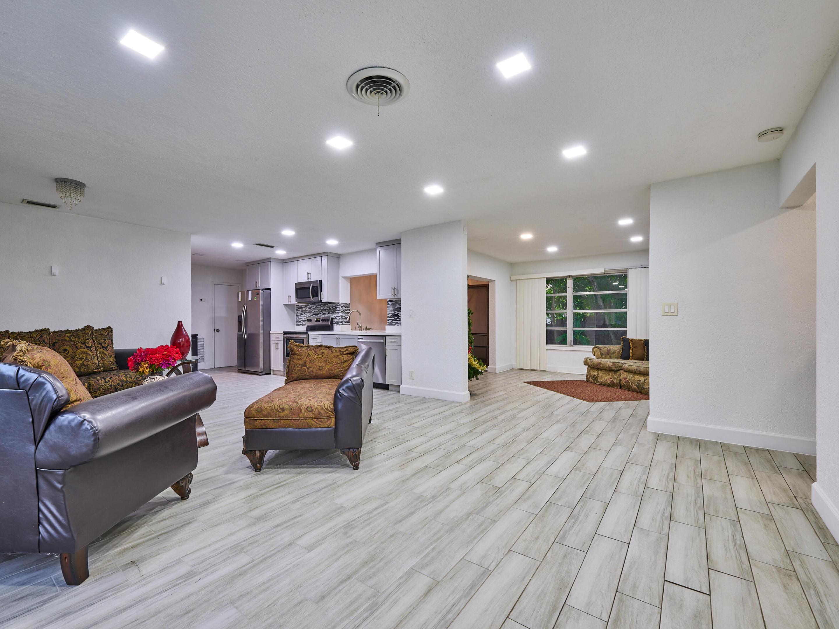 ORIOLE ESTATES SEC 3 - Residential