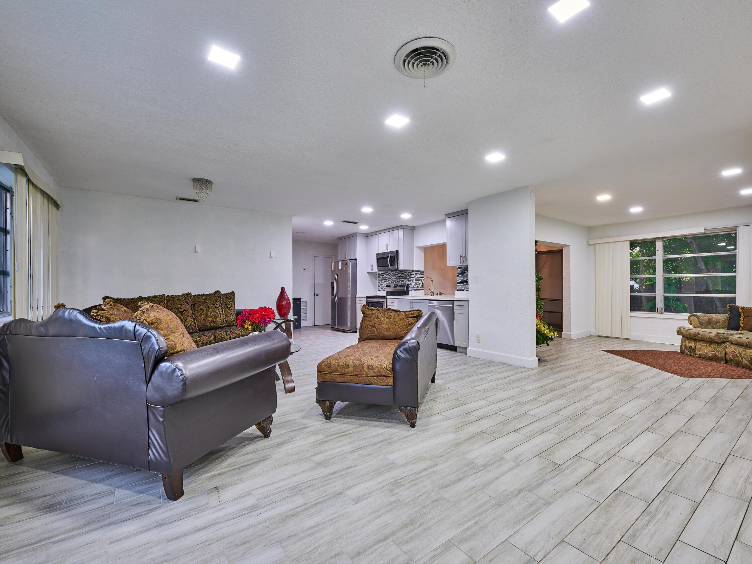 ORIOLE ESTATES SEC 3 - Residential
