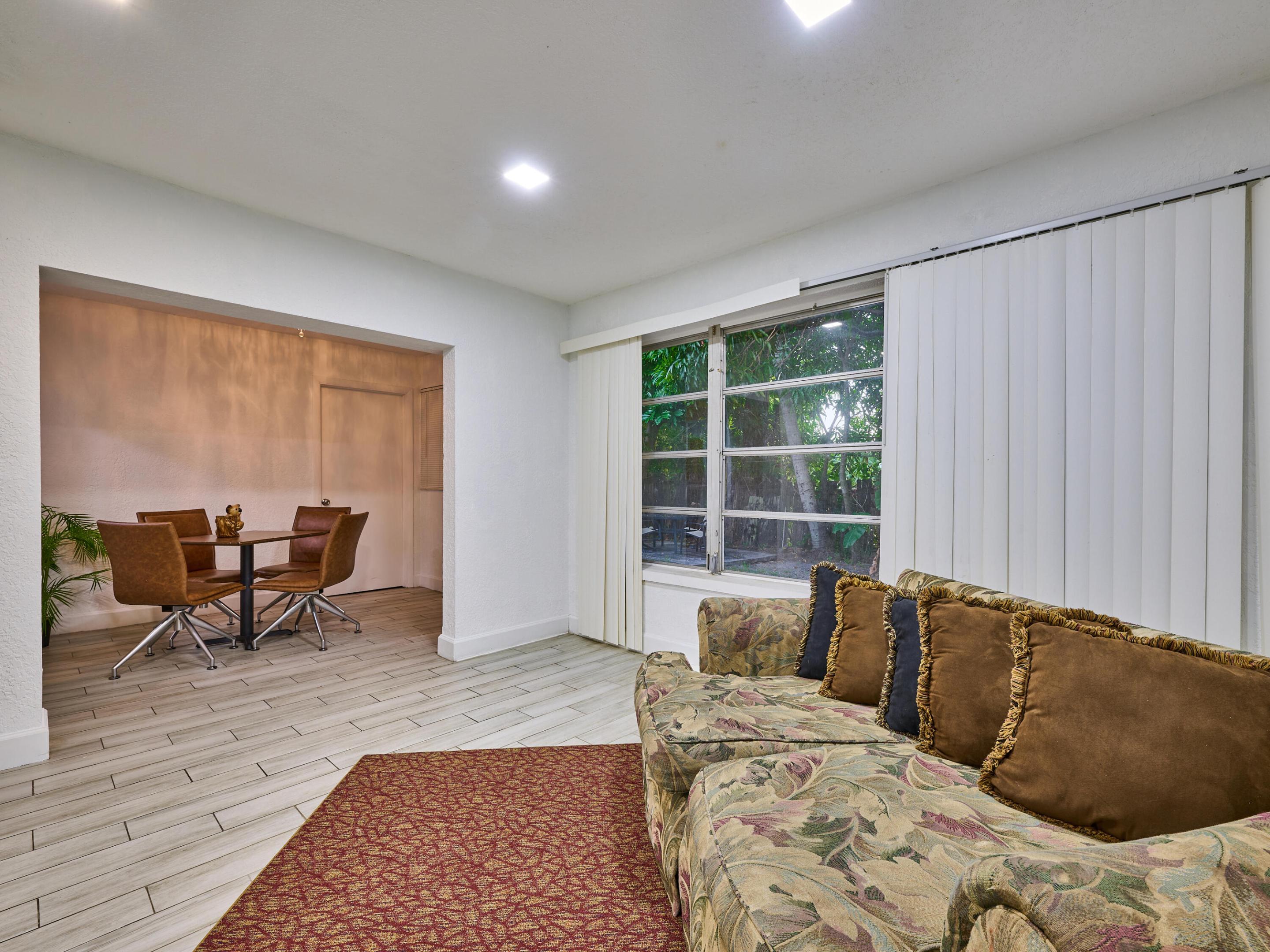 ORIOLE ESTATES SEC 3 - Residential