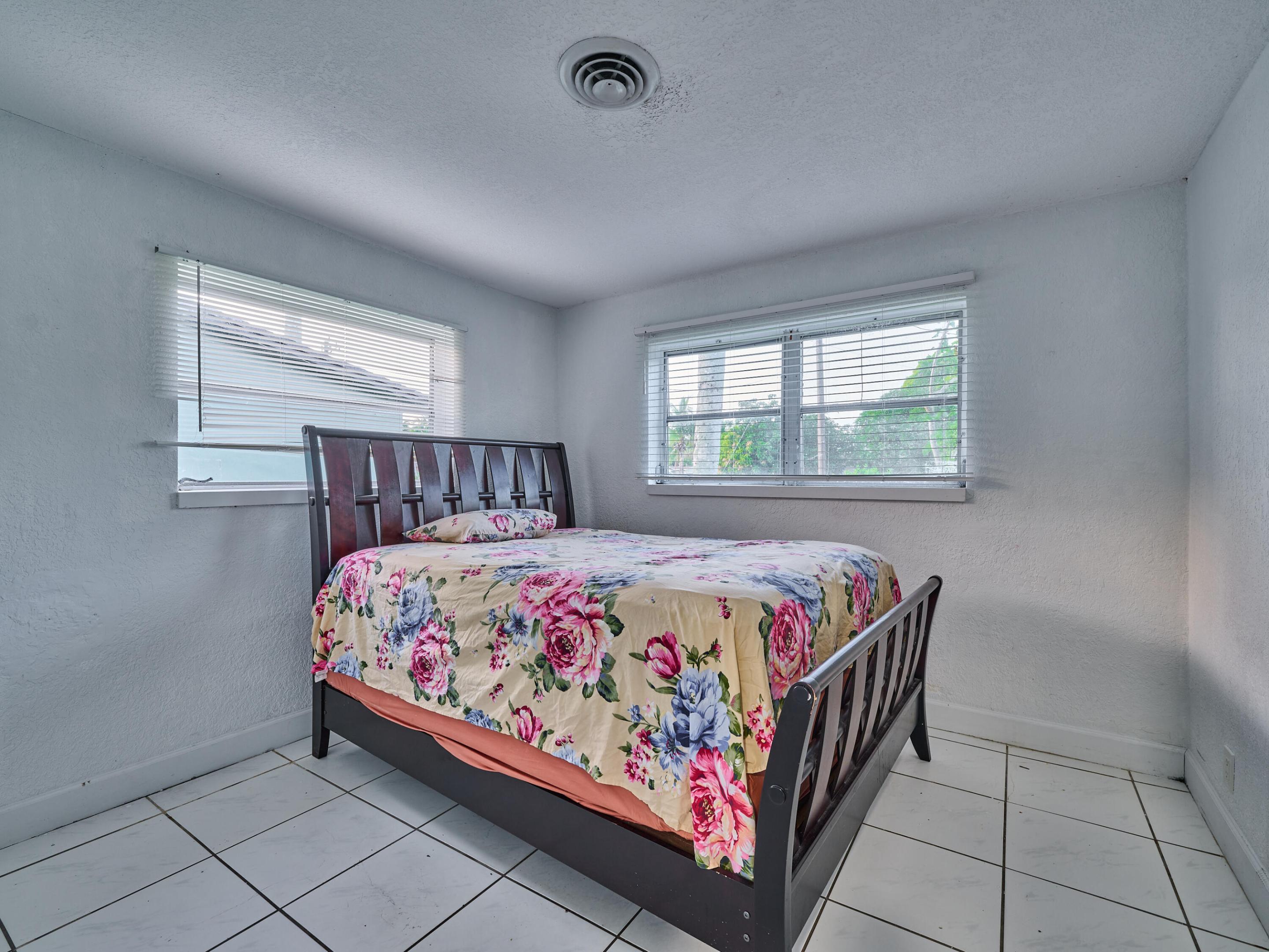 ORIOLE ESTATES SEC 3 - Residential