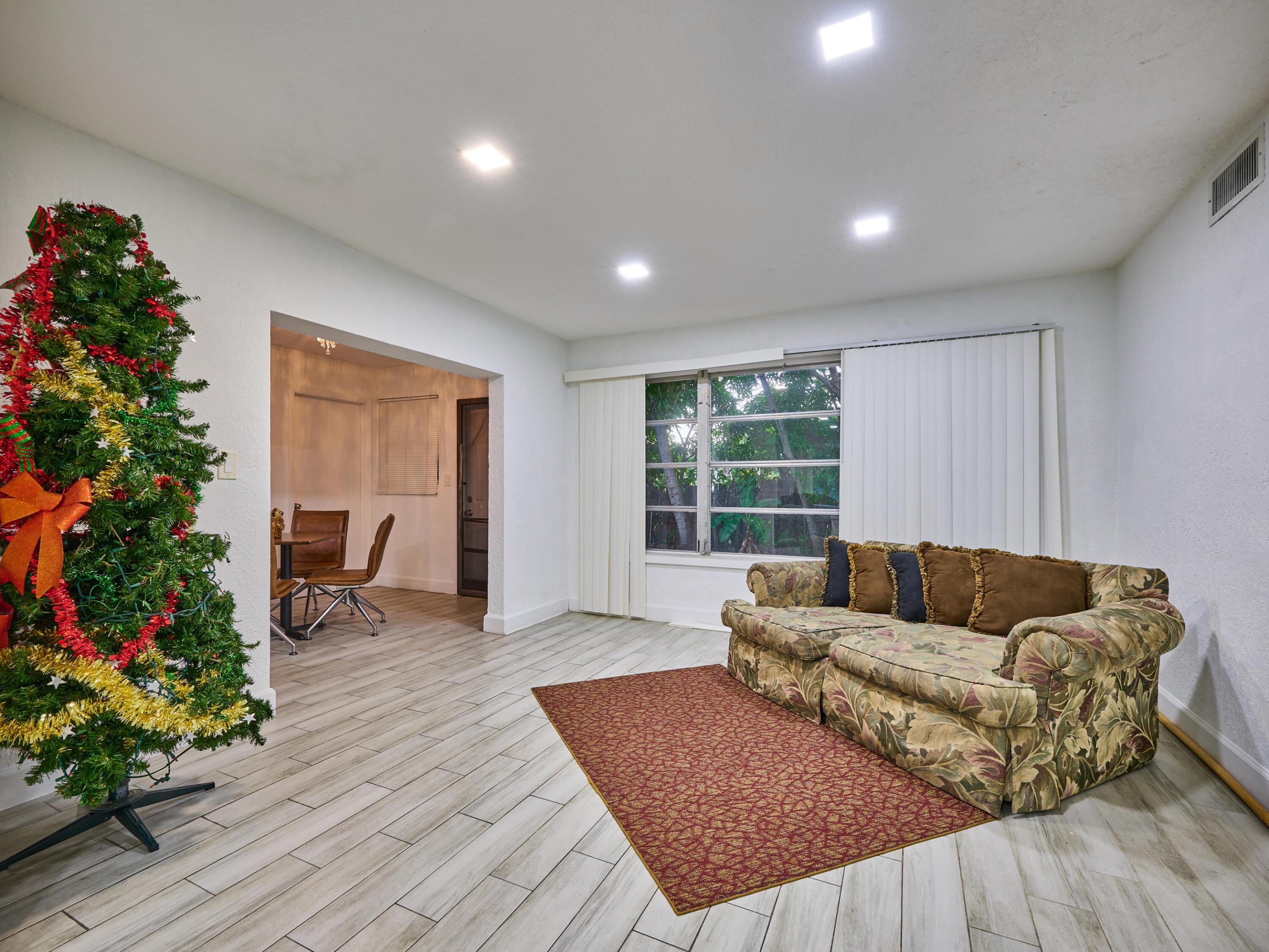 ORIOLE ESTATES SEC 3 - Residential