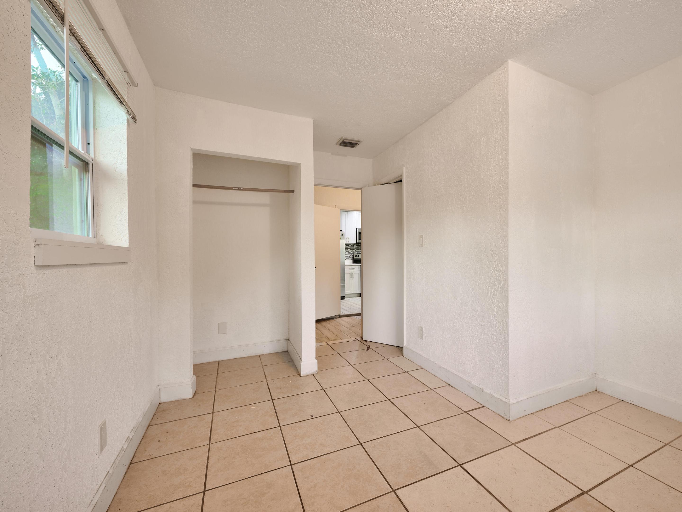ORIOLE ESTATES SEC 3 - Residential