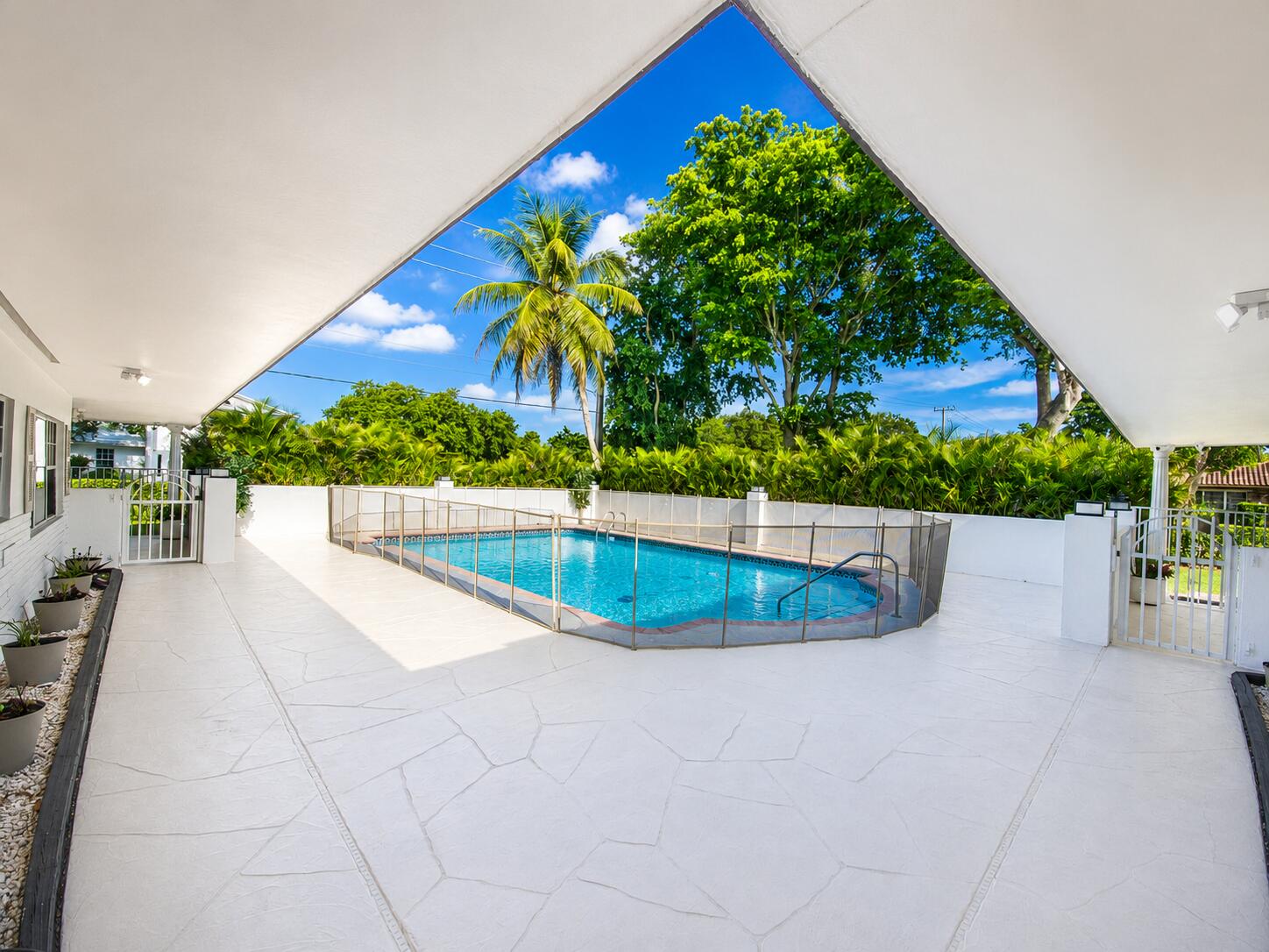 CORAL SPRINGS VILLAGE GREEN - Residential