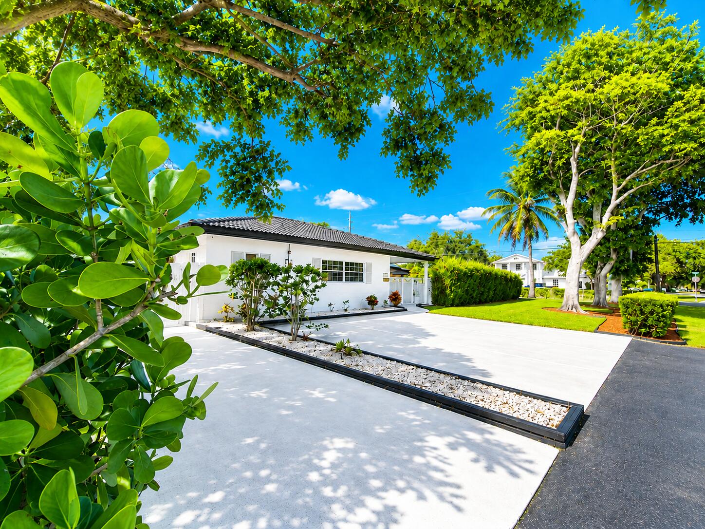 CORAL SPRINGS VILLAGE GREEN - Residential