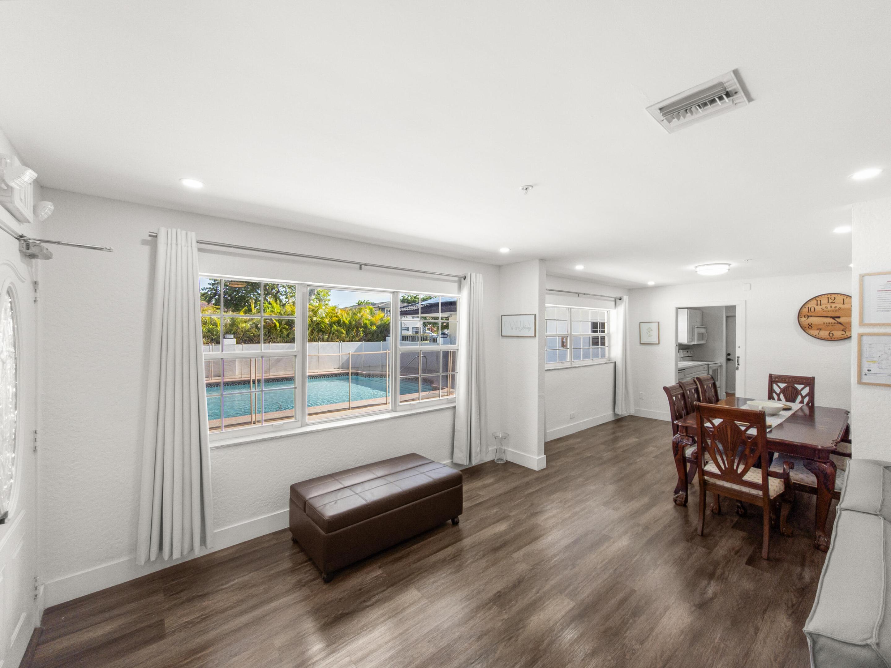 CORAL SPRINGS VILLAGE GREEN - Residential