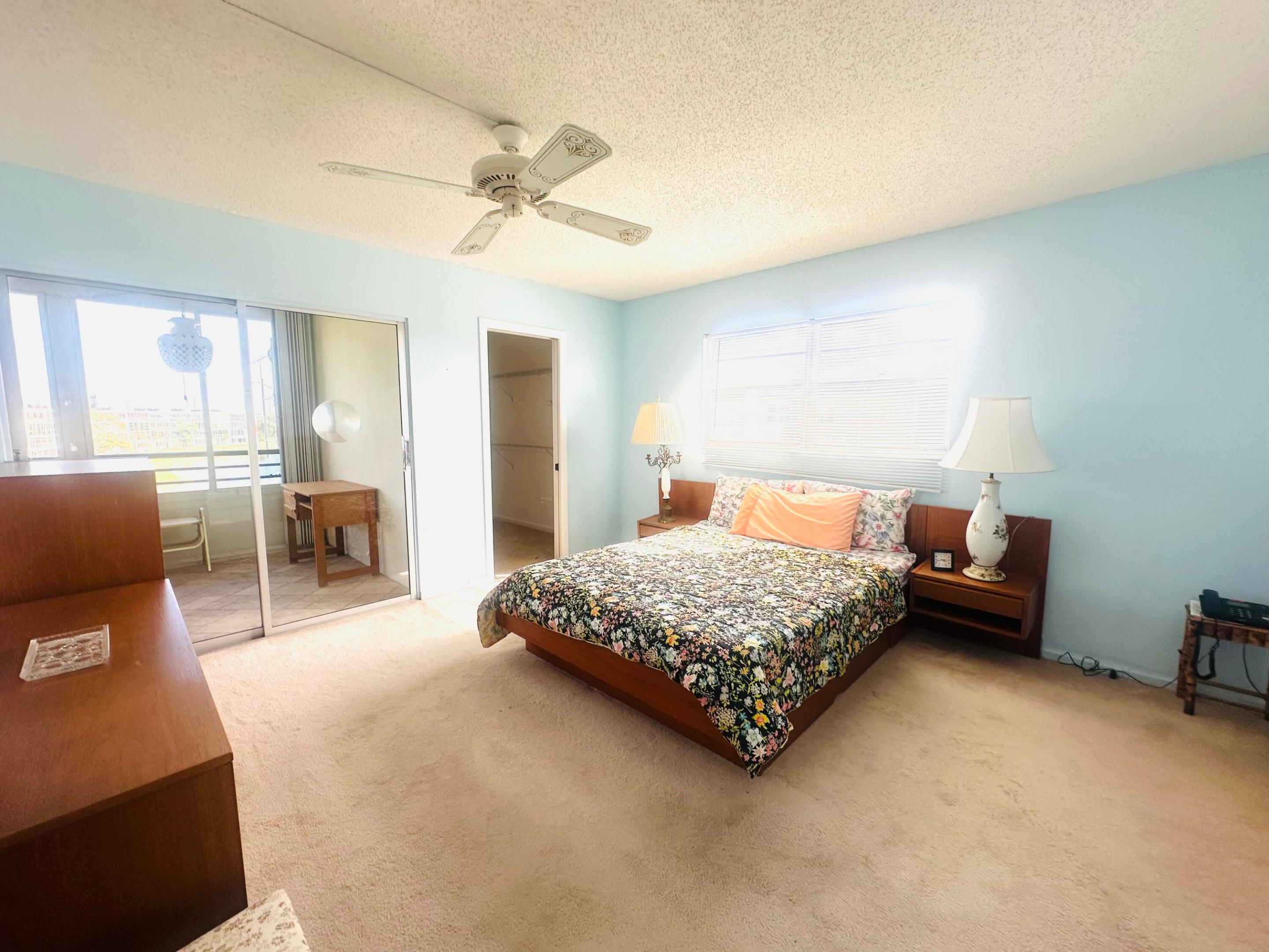 OAKRIDGE V CONDO - Residential