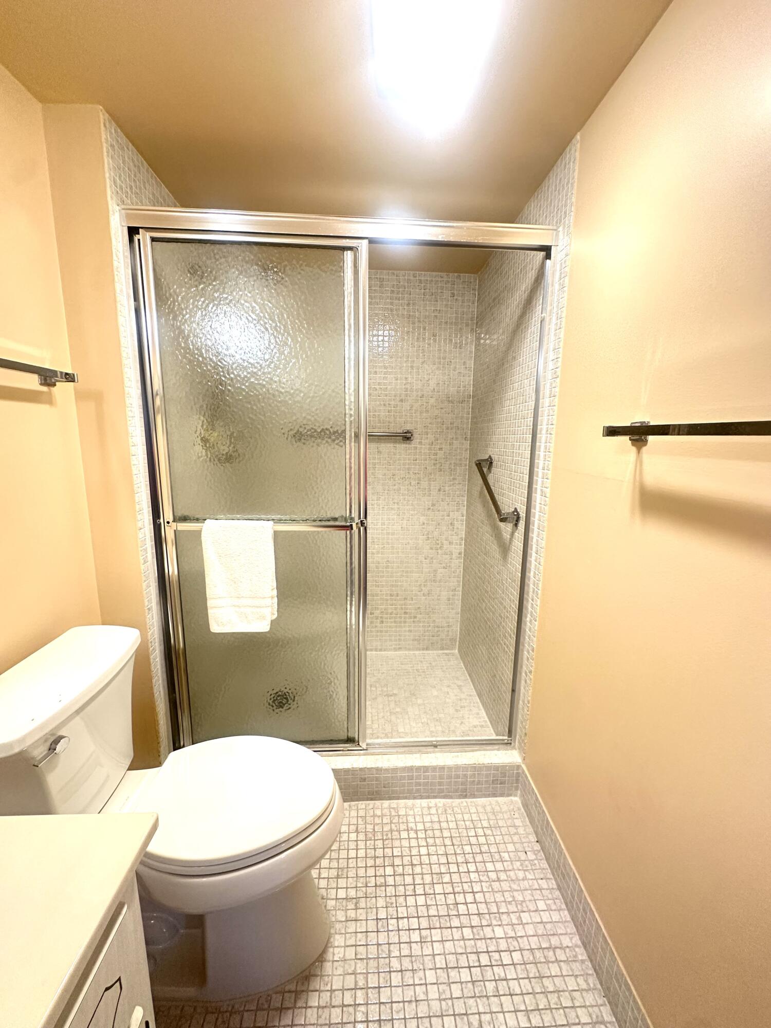 OAKRIDGE V CONDO - Residential
