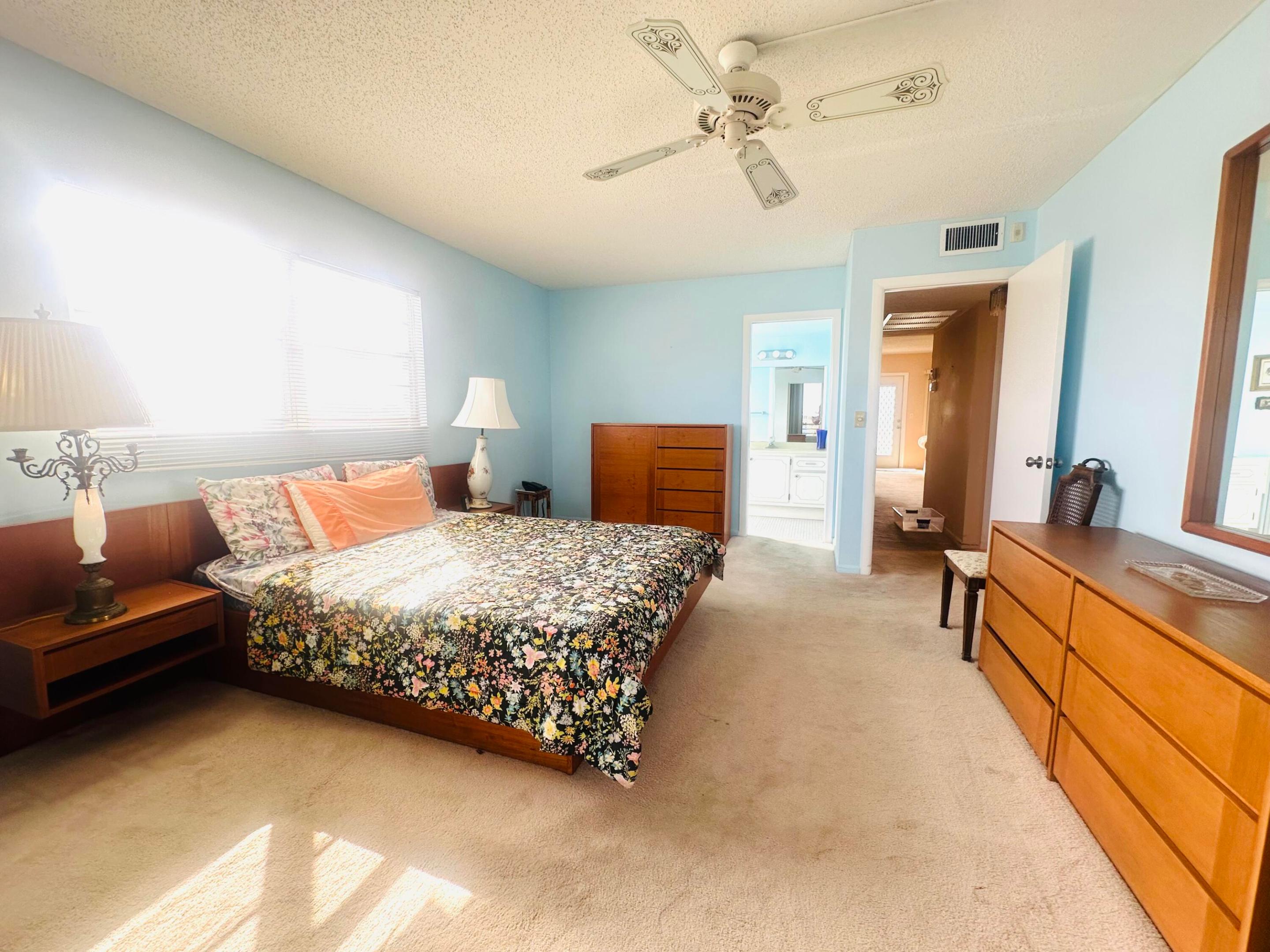 OAKRIDGE V CONDO - Residential