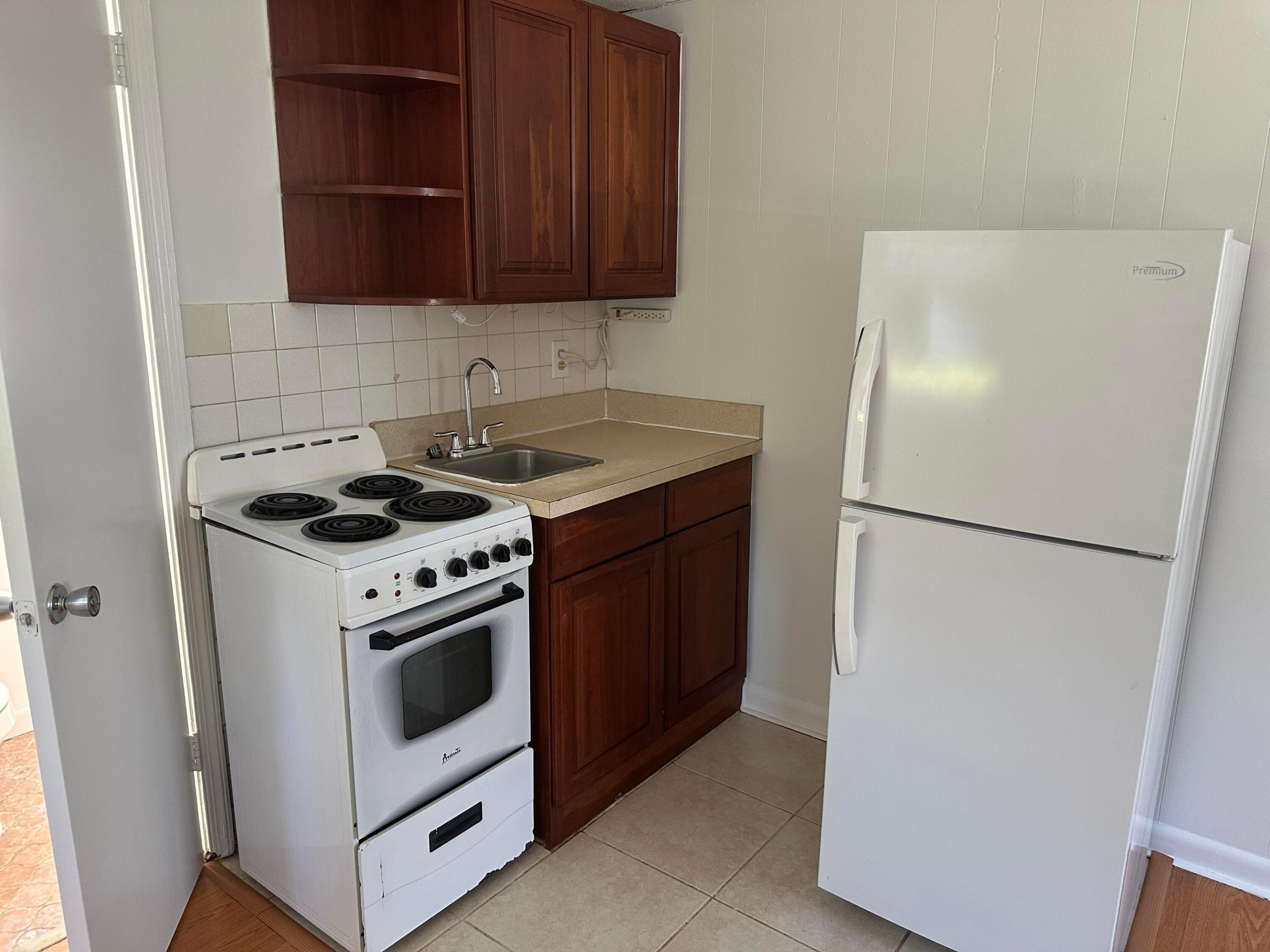 PALM BEACH SHORES - Residential Lease