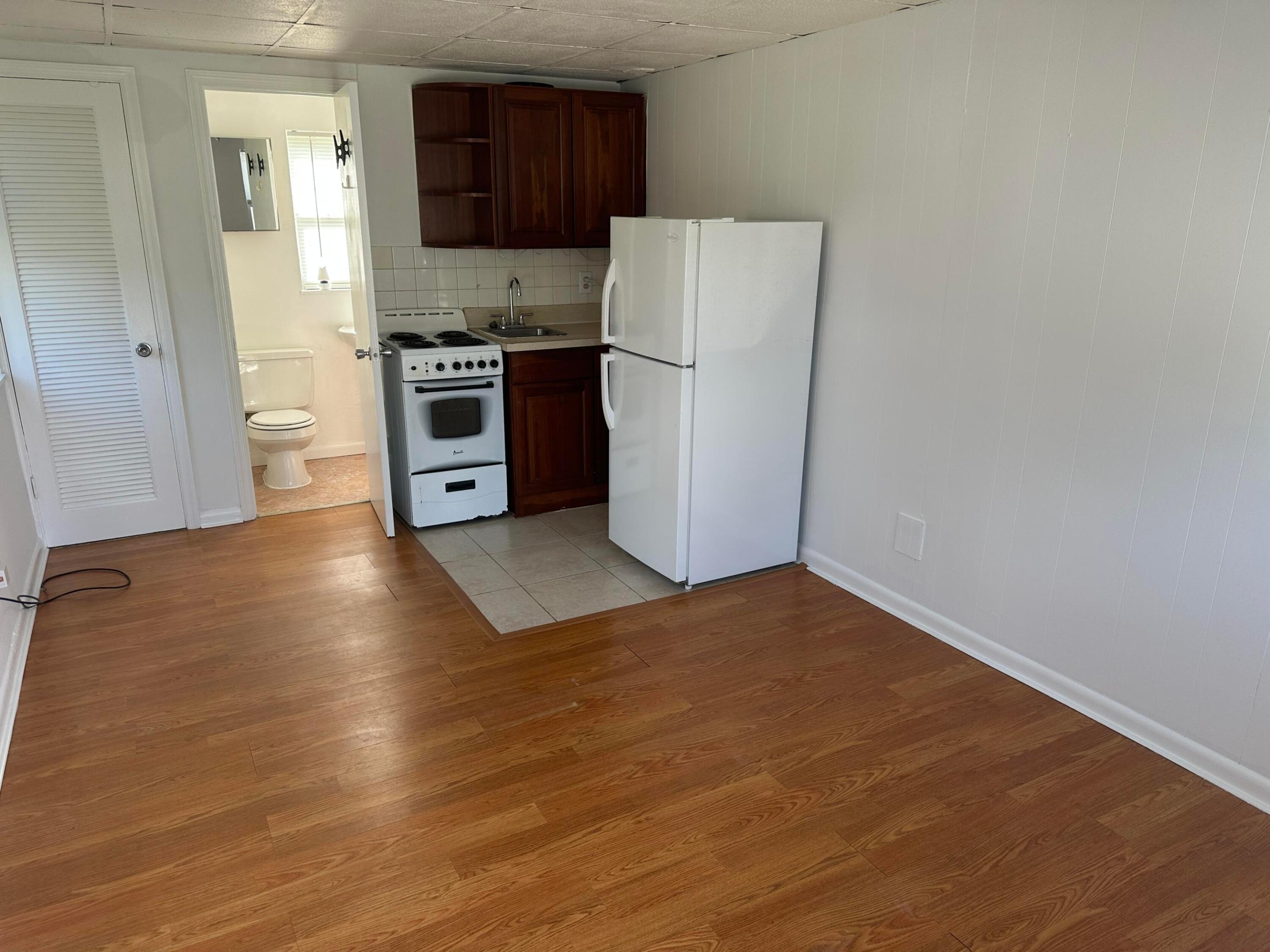 PALM BEACH SHORES - Residential Lease