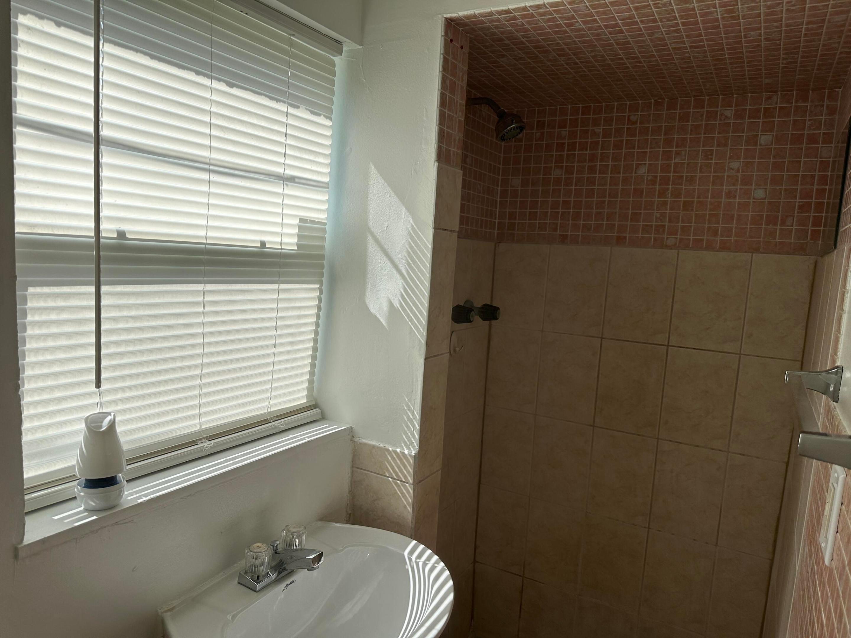 PALM BEACH SHORES - Residential Lease