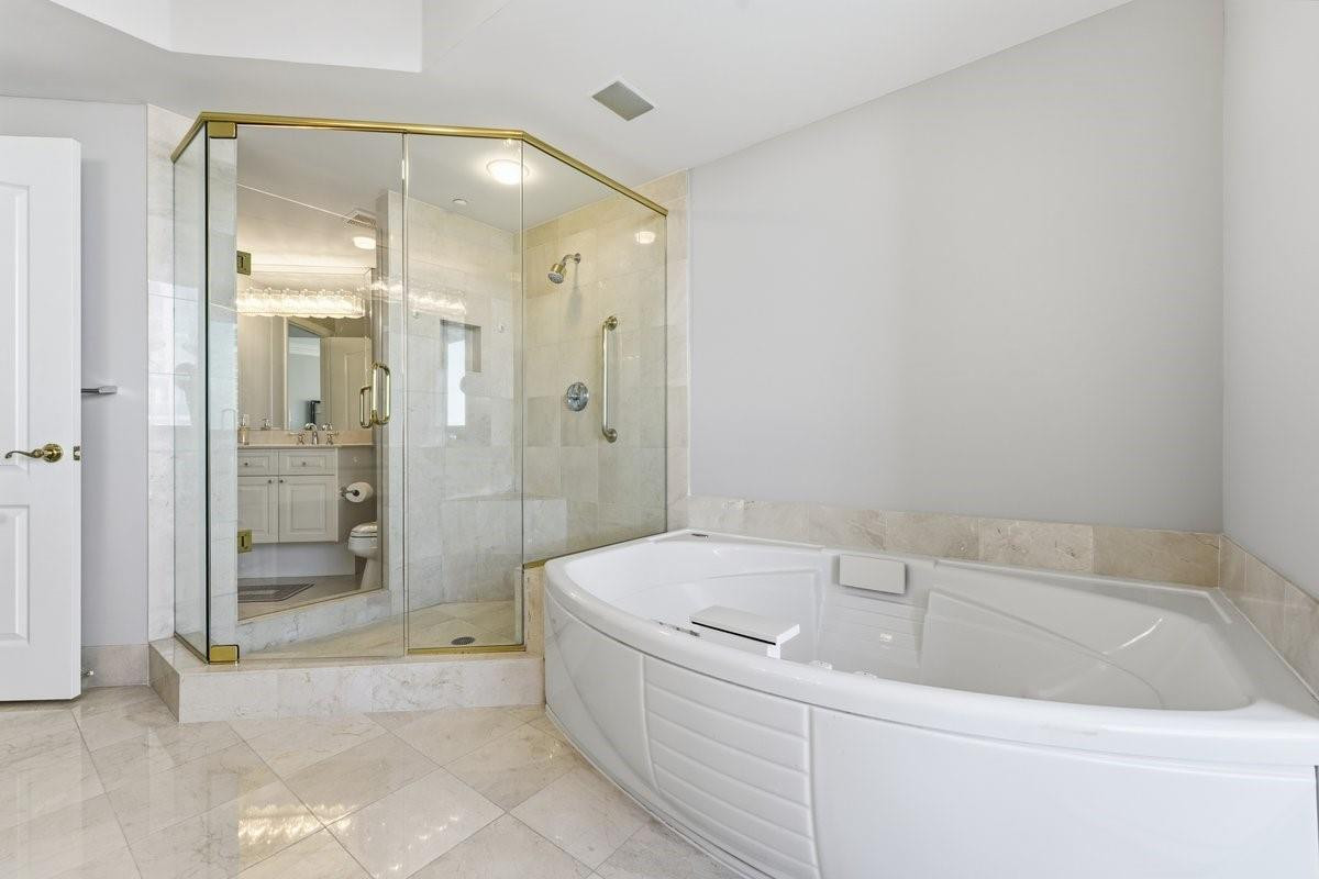 LHERMITAGE I CONDOMINIUM - Residential Lease