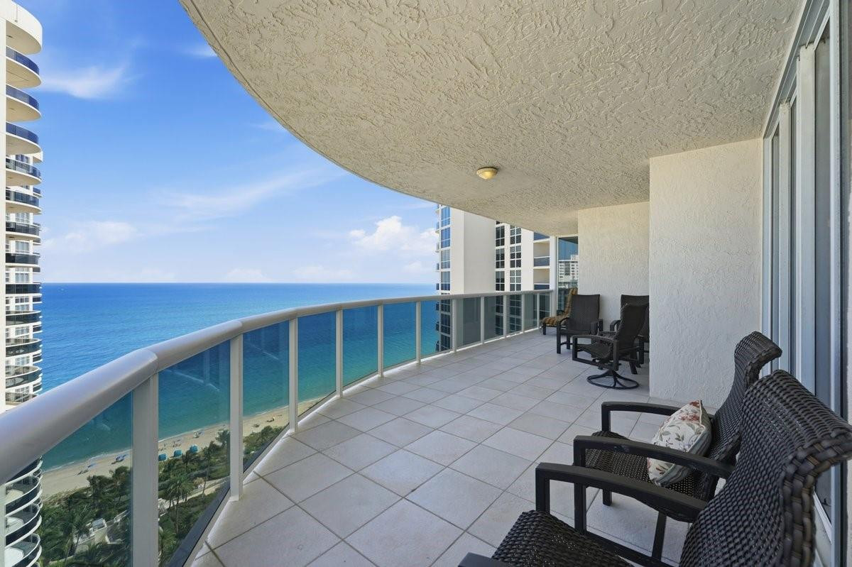 LHERMITAGE I CONDOMINIUM - Residential Lease