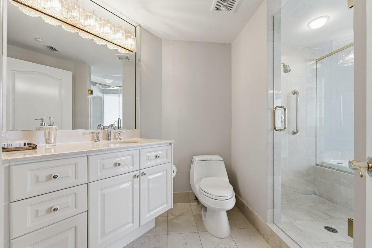 LHERMITAGE I CONDOMINIUM - Residential Lease