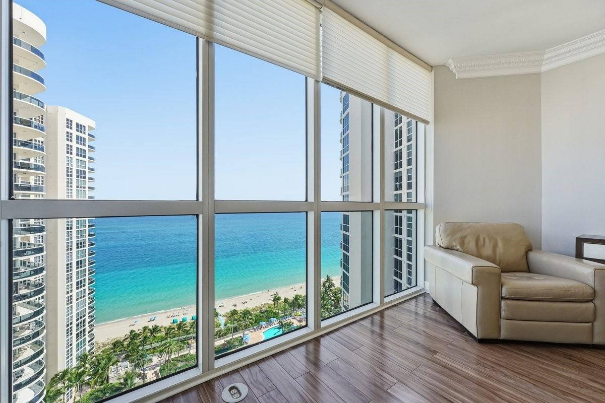 LHERMITAGE I CONDOMINIUM - Residential Lease