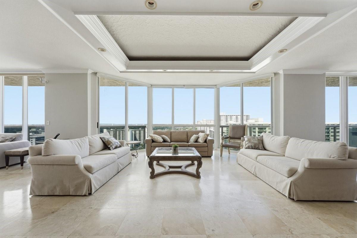 LHERMITAGE I CONDOMINIUM - Residential Lease