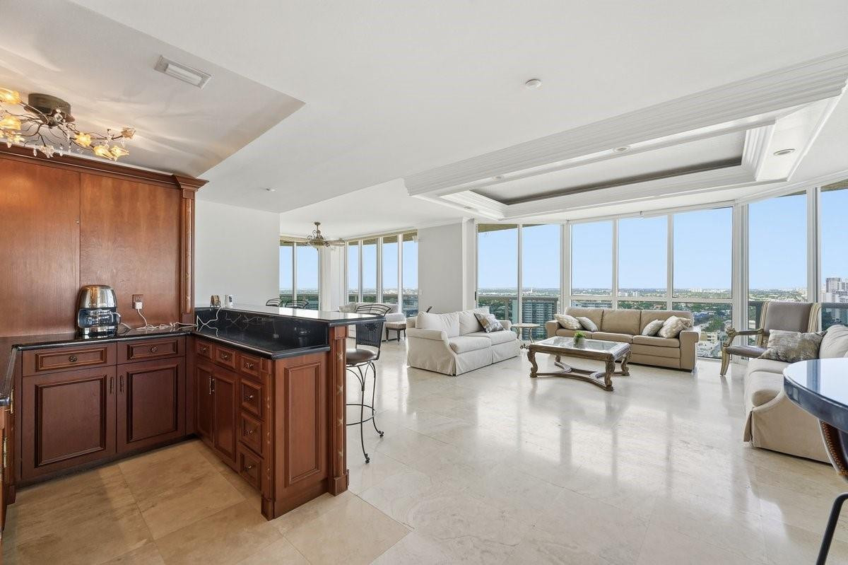 LHERMITAGE I CONDOMINIUM - Residential Lease