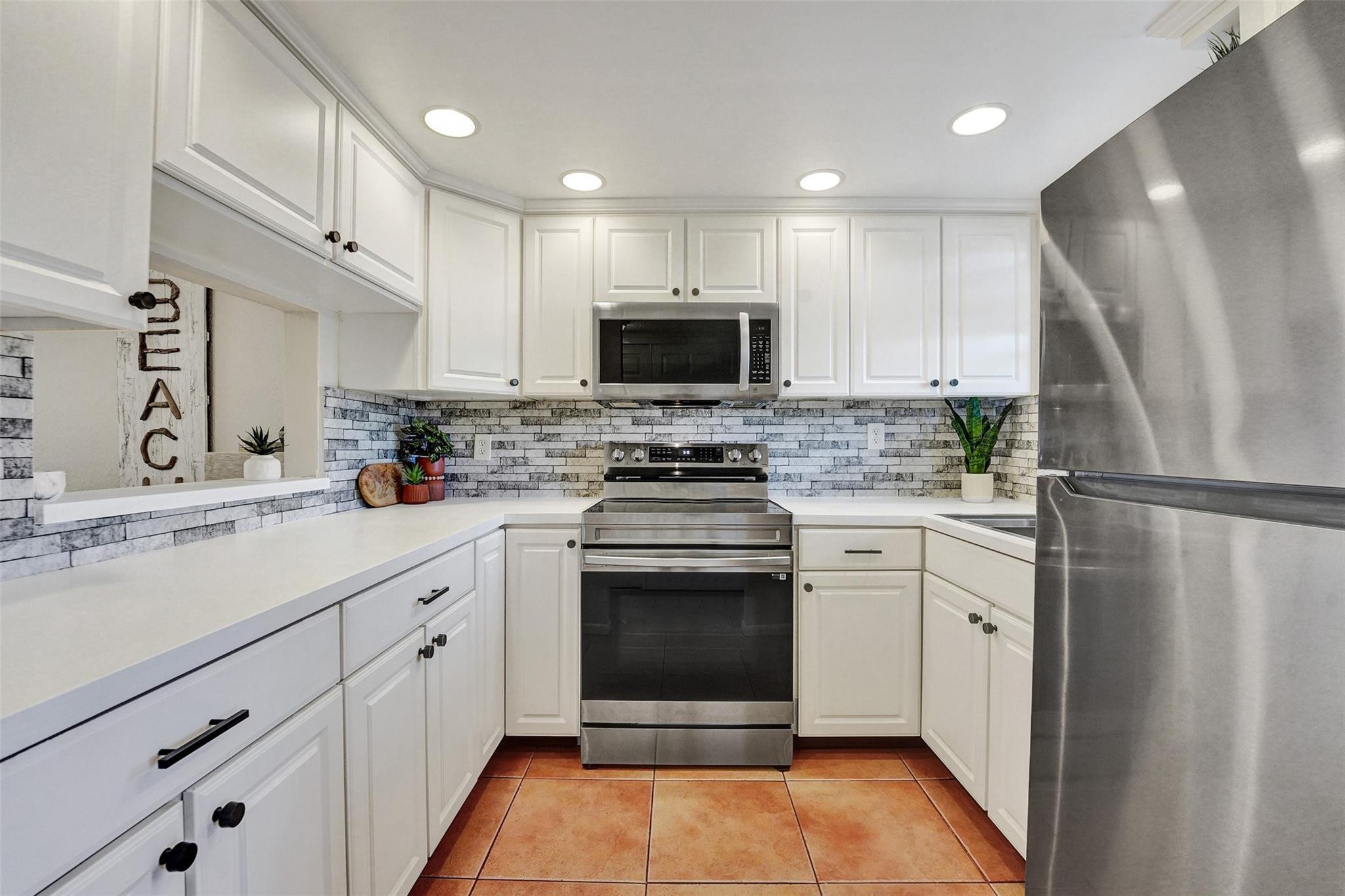 ROYAL PARK GARDENS I-J CONDO - Residential