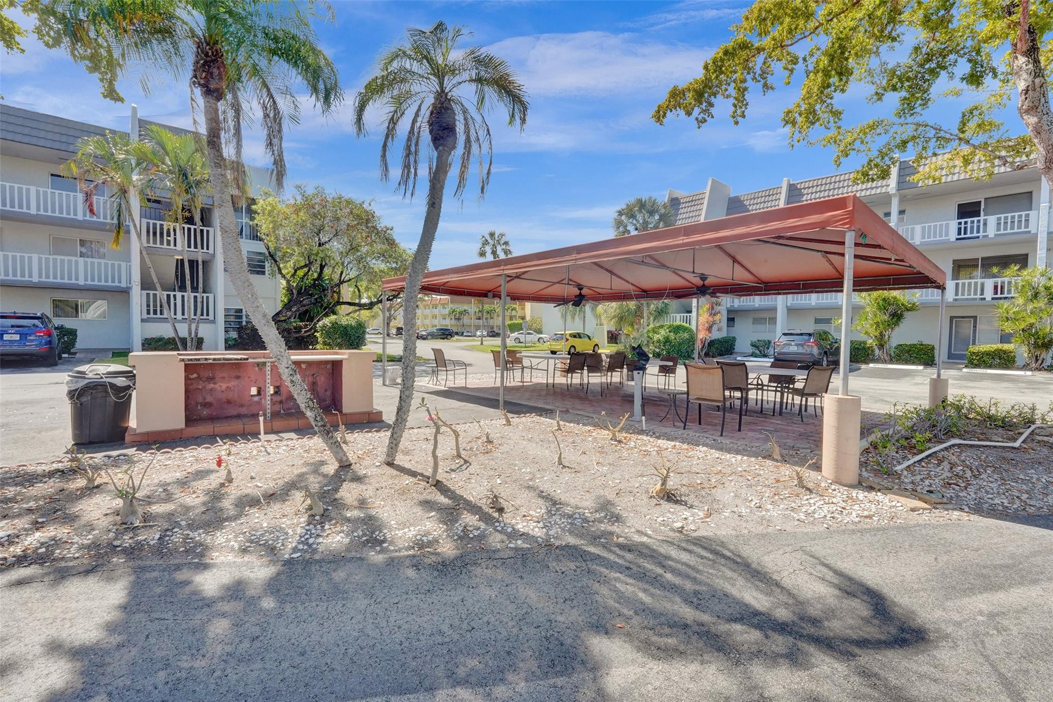 ROYAL PARK GARDENS I-J CONDO - Residential