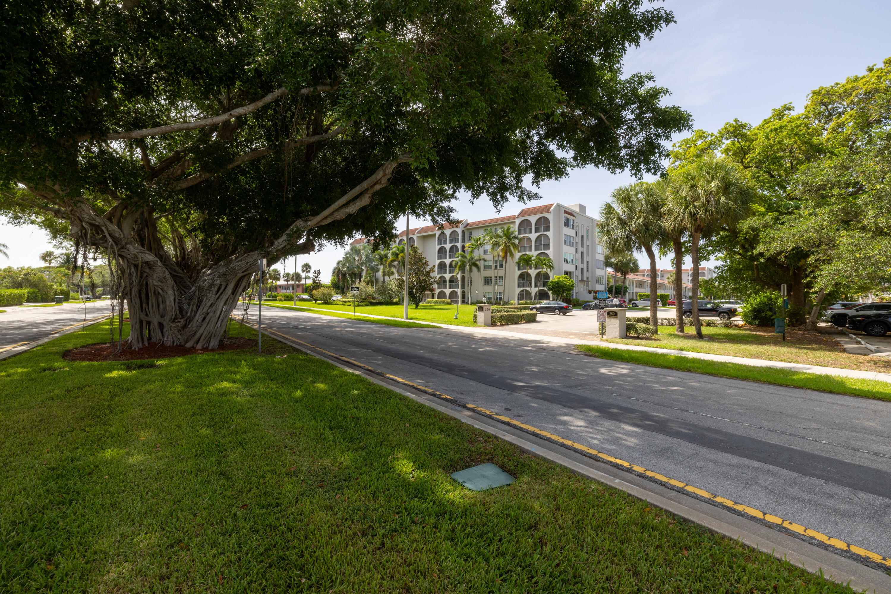 TIERRA DEL SOL CONDO - Residential