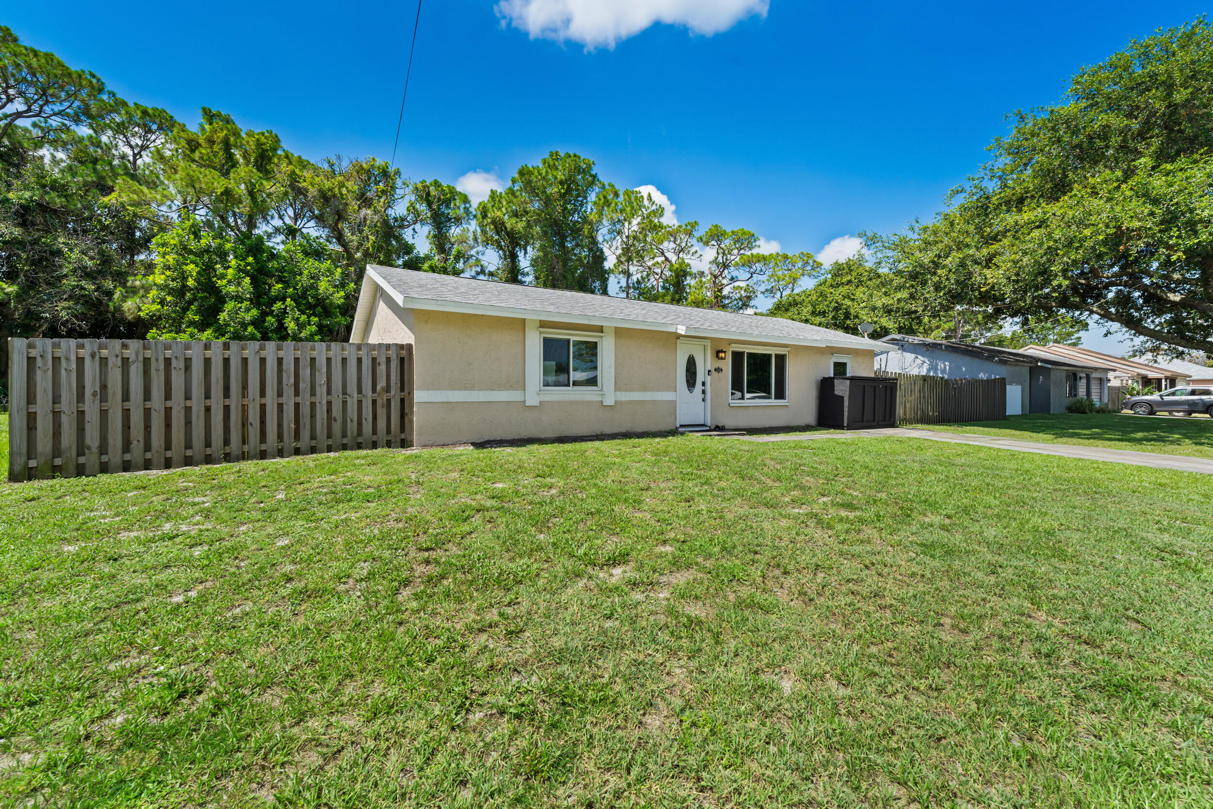VERO BEACH HIGHLANDS UNIT 2 REPLAT - Residential