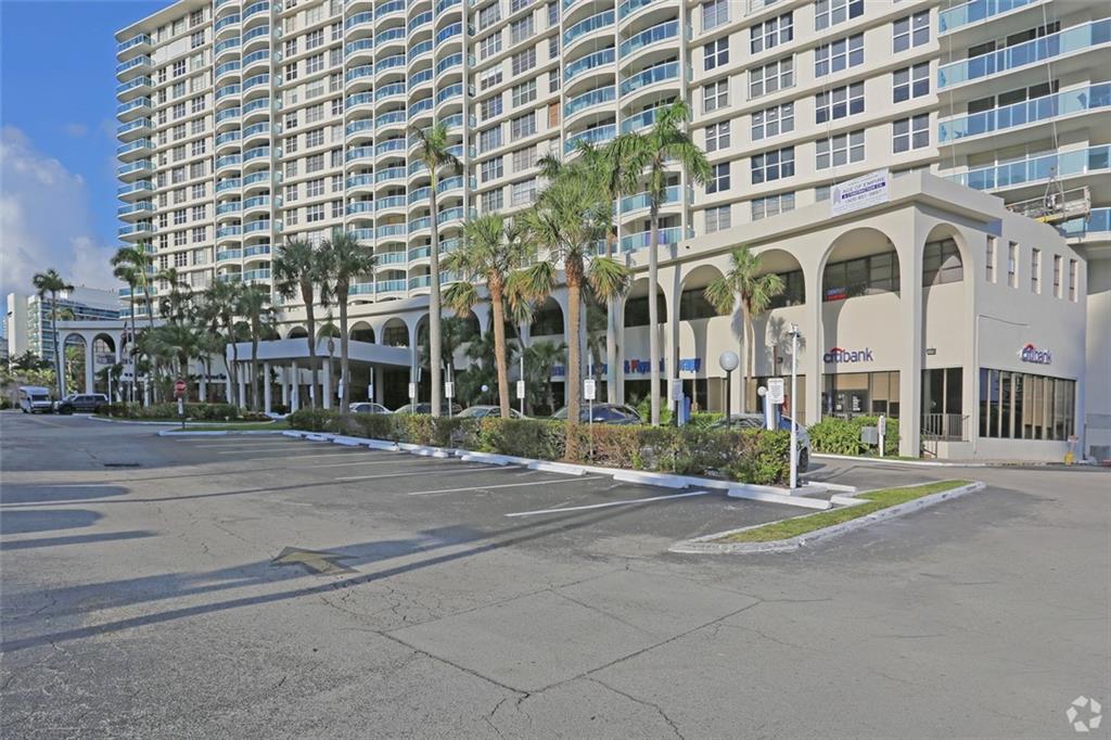SPECTACULAR INTRACOASTAL AND BAY VIEWS FROM THIS LARGE, HIGH FLOOR 1/1.5.!! WAITING FOR YOUR DECORATING TOUCHES. GREAT , FULL AMENITY BUILDING INCLUDING: GYM.SAUNAS,HUGE POOL, MOVIE THEATER,BILLIARDS, 24-HR SECURITY AND VALET PARKING!!GREAT LOCATION ACROSS THE STREET FROM THE BEACH!!EZ TO SEE!! SPECTACULAR INTRACOASTAL AND BAY VIEWS FROM THIS LARGE, HIGH FLOOR 1/1.5.!! WAITING FOR YOUR DECORATING TOUCHES. GREAT , FULL AMENITY BUILDING INCLUDING: GYM.SAUNAS,HUGE POOL, MOVIE THEATER,BILLIARDS, 24-HR SECURITY AND VALET PARKING!!GREAT LOCATION ACROSS THE STREET FROM THE BEACH!!EZ TO SEE!!