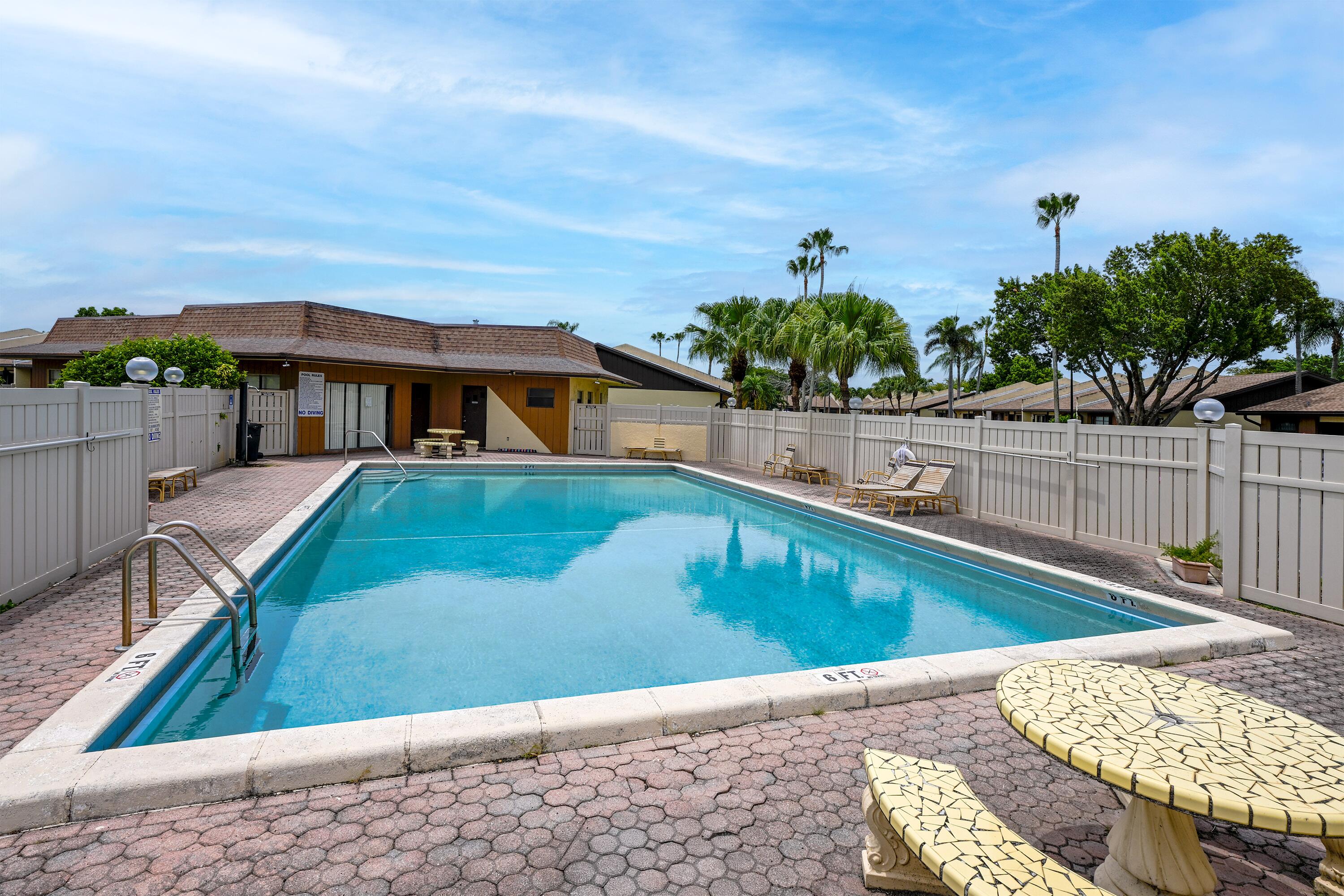 WOODLAKE ISLES - Residential