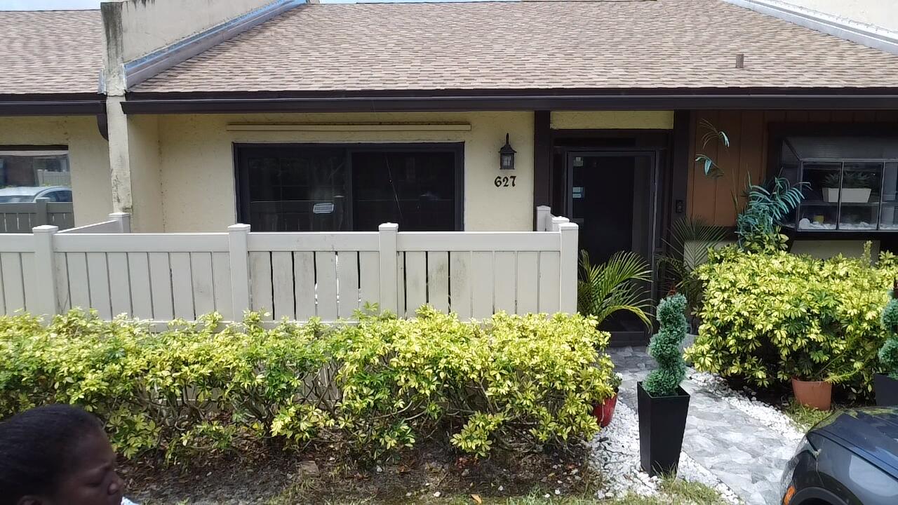 WOODLAKE ISLES - Residential