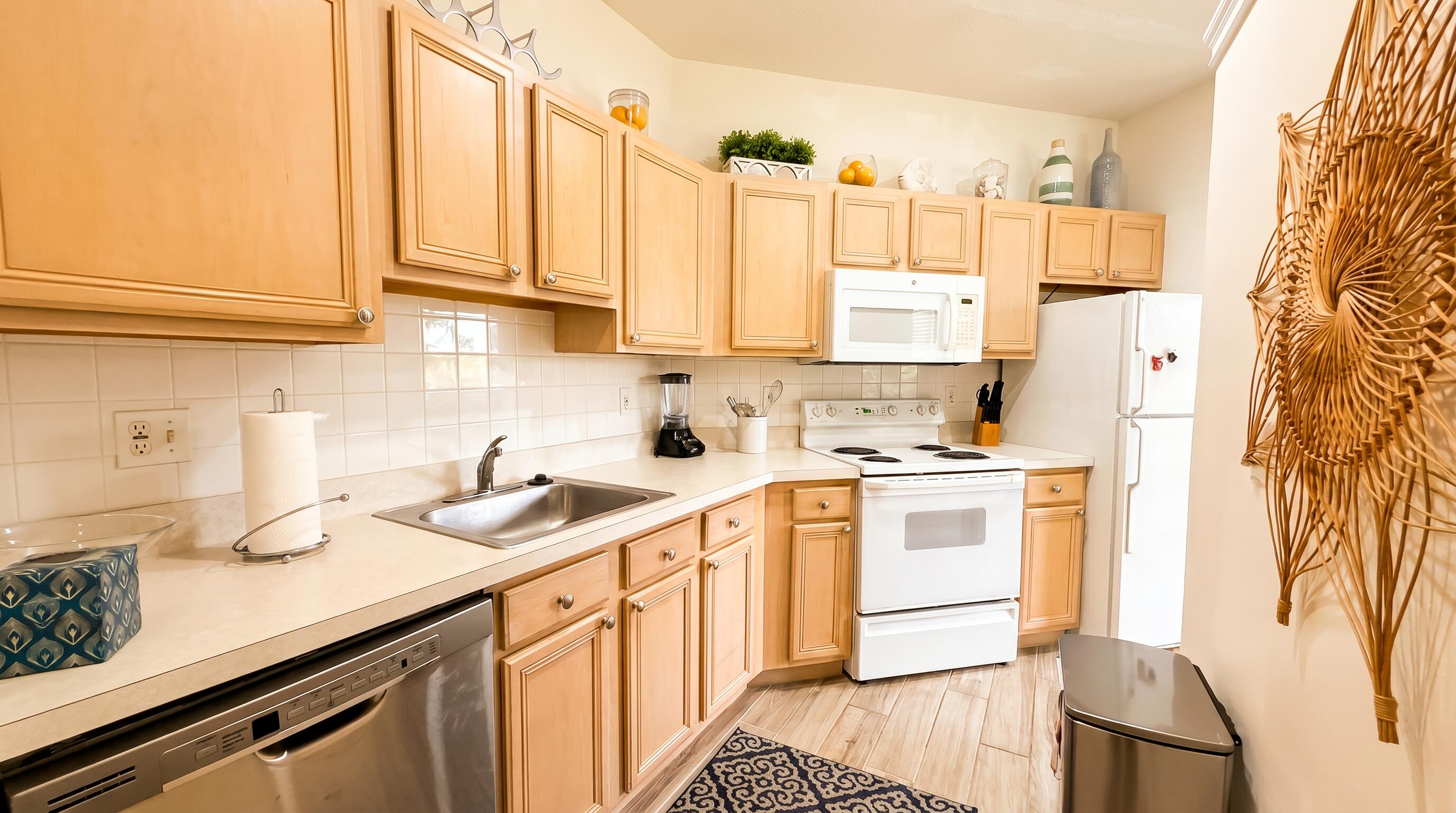 GOLF VILLAS CONDOMINIUM - Residential Lease