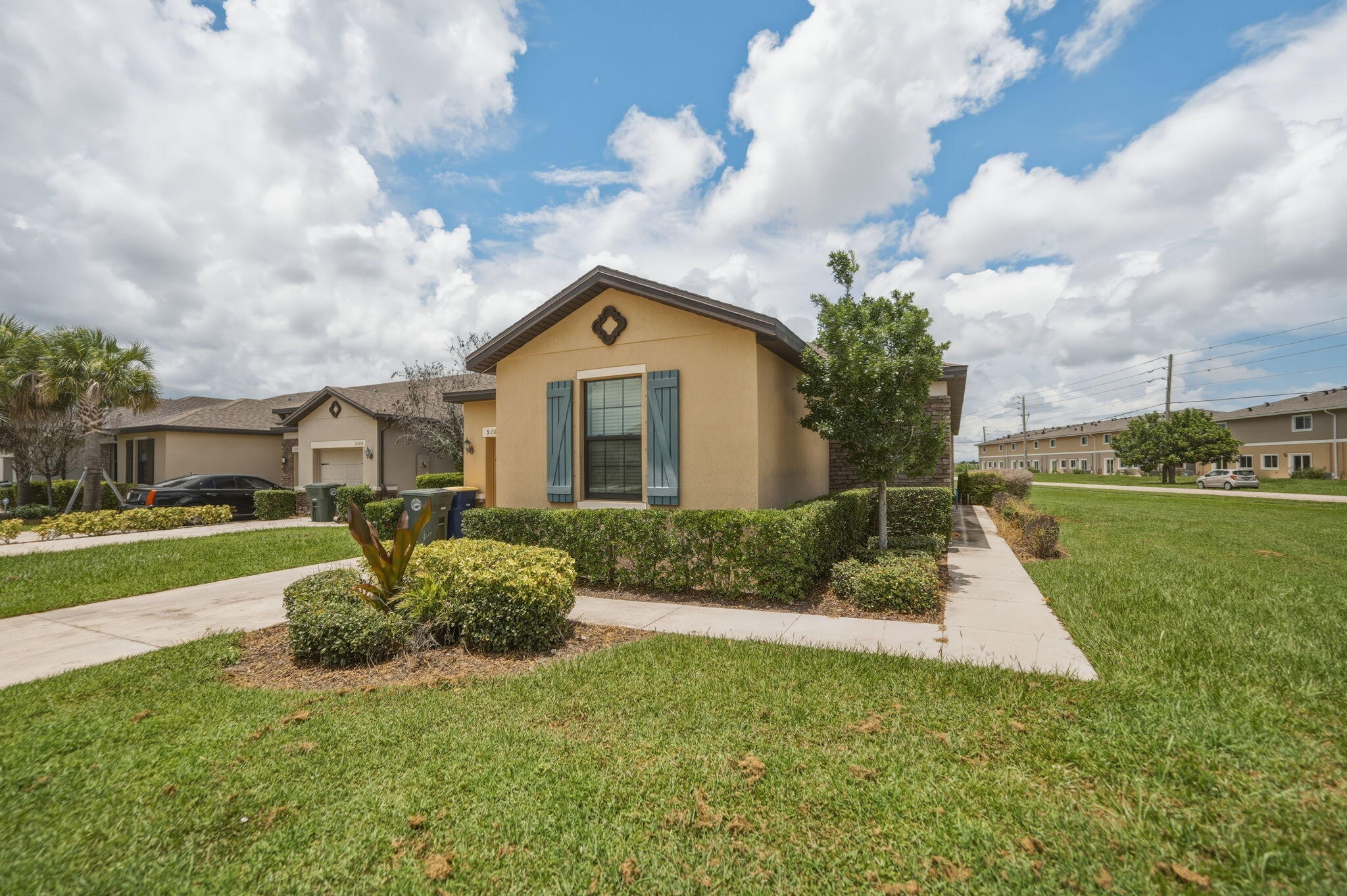 CELEBRATION POINTE - Residential
