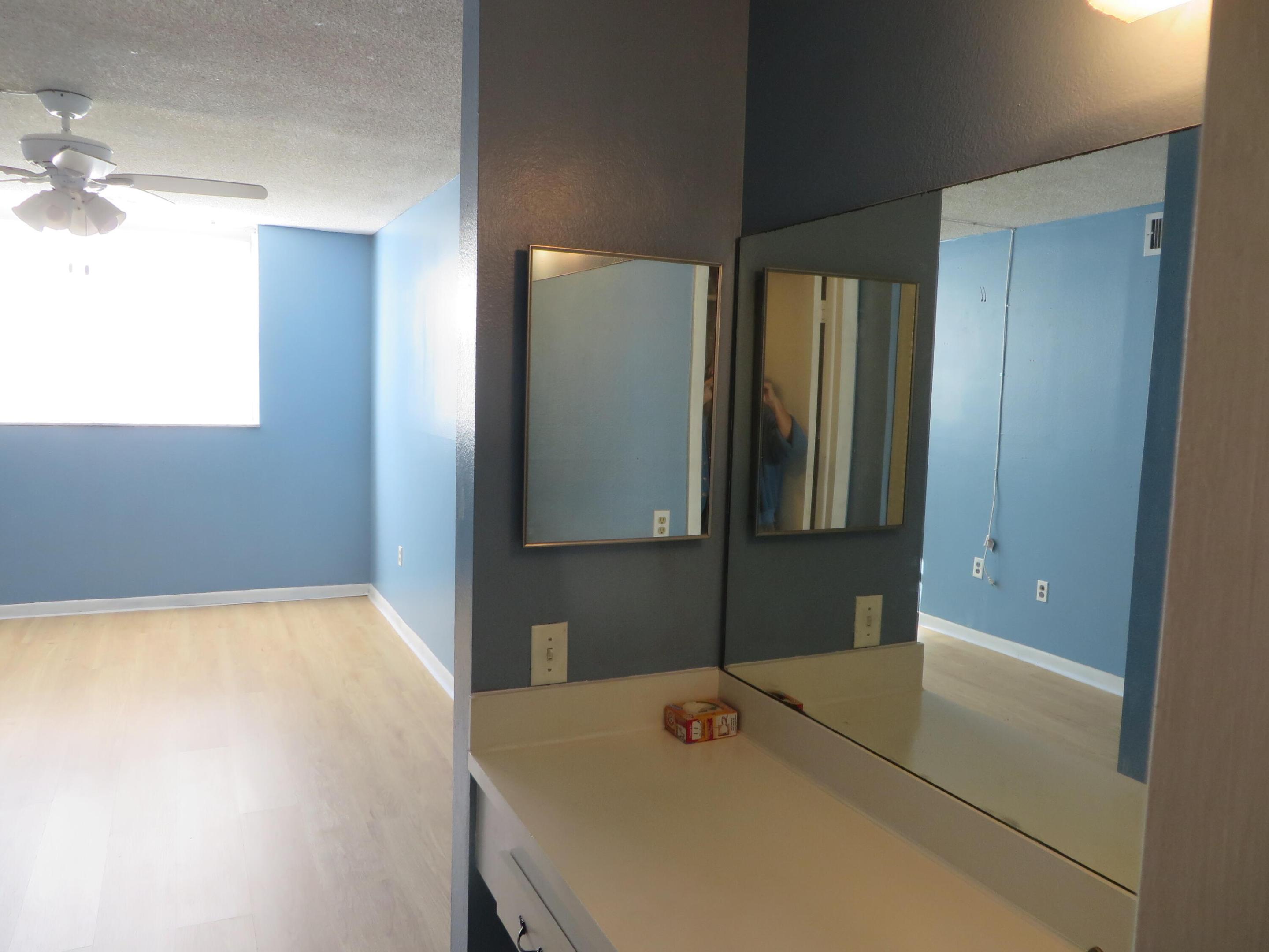LIME BAY CONDOMINIUM 8 - Residential