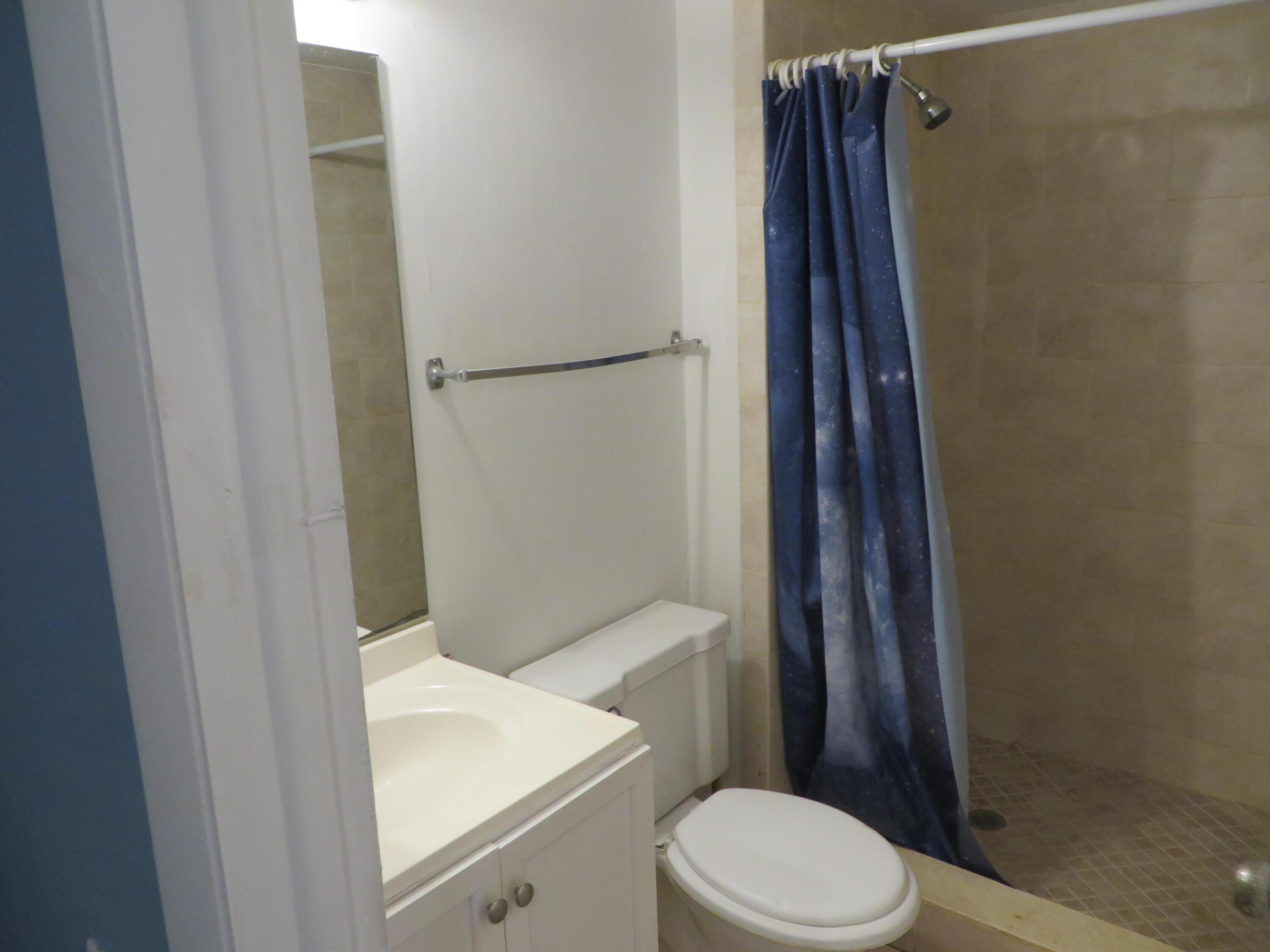 LIME BAY CONDOMINIUM 8 - Residential