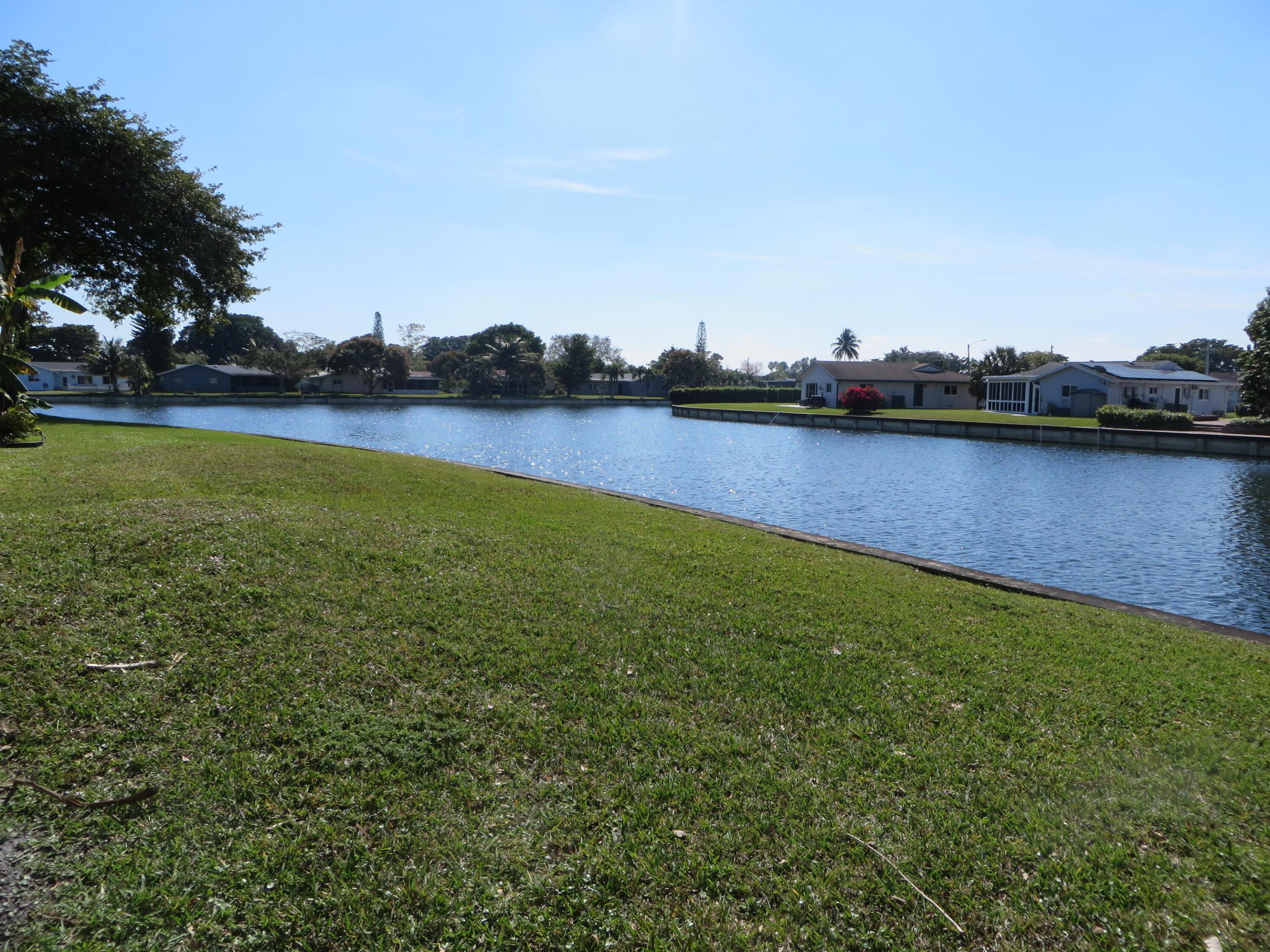 LIME BAY CONDOMINIUM 8 - Residential
